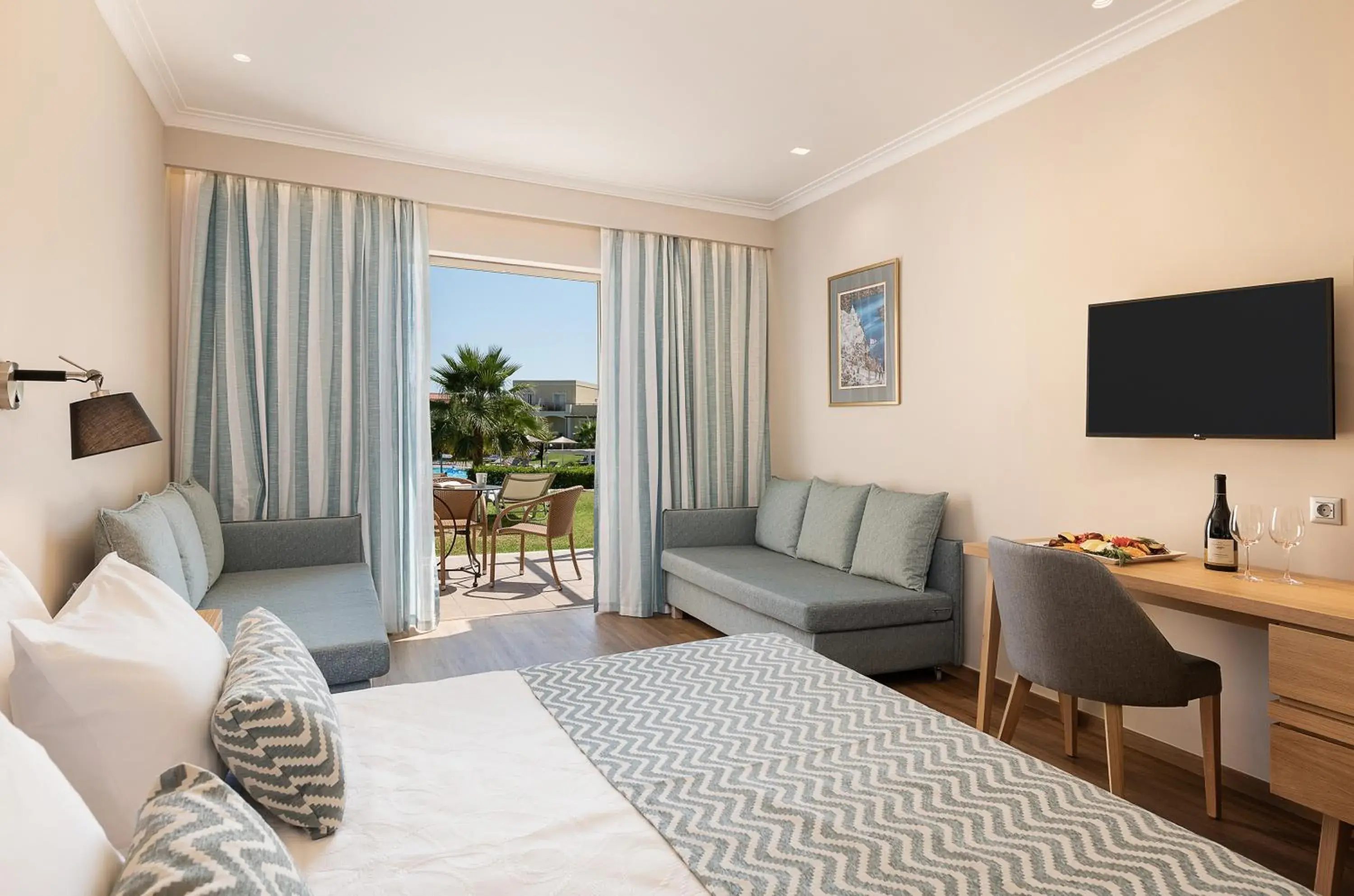 Bedroom, TV/Entertainment Center in Pilot Beach Resort