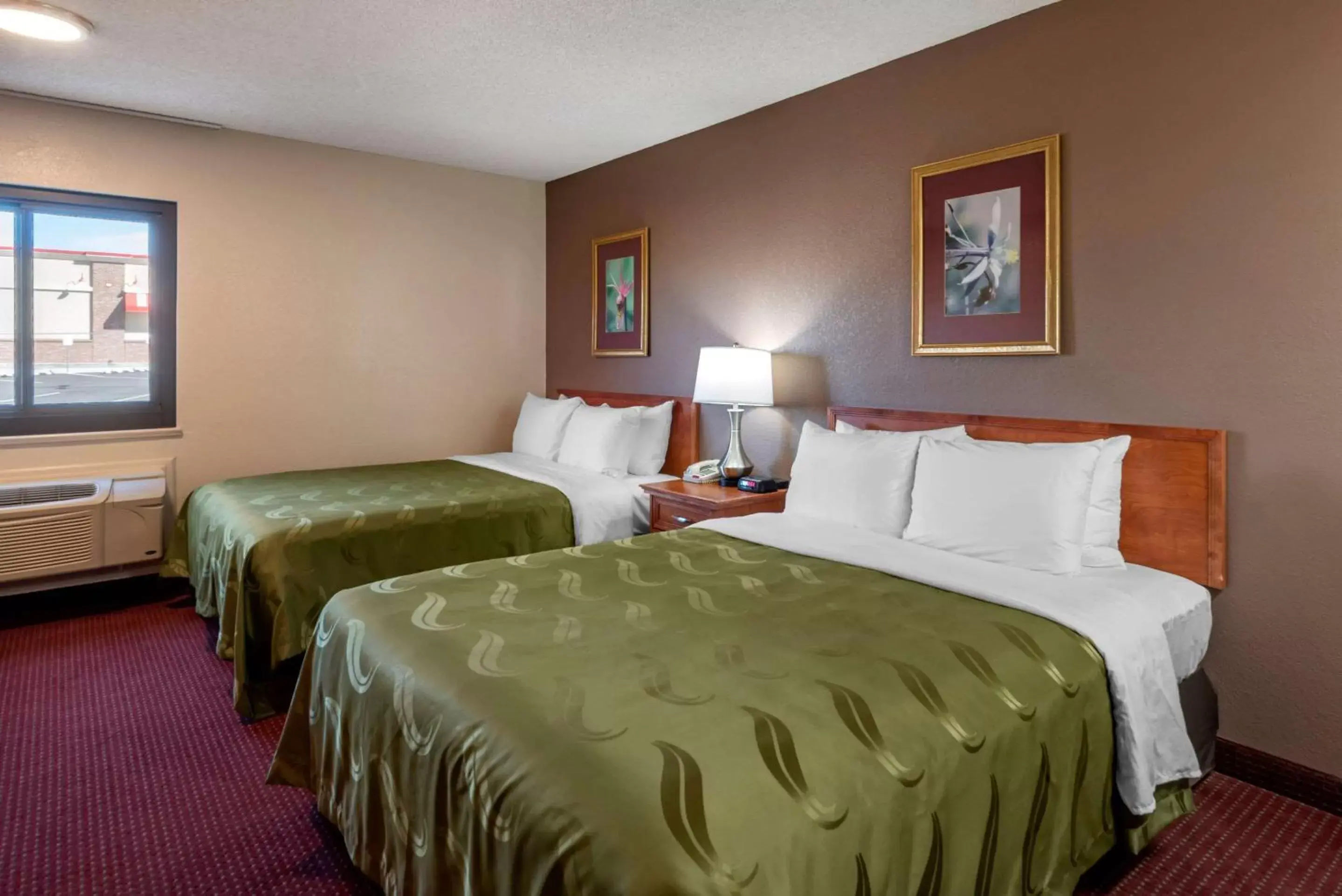 Photo of the whole room, Bed in Quality Inn Grand Junction near University