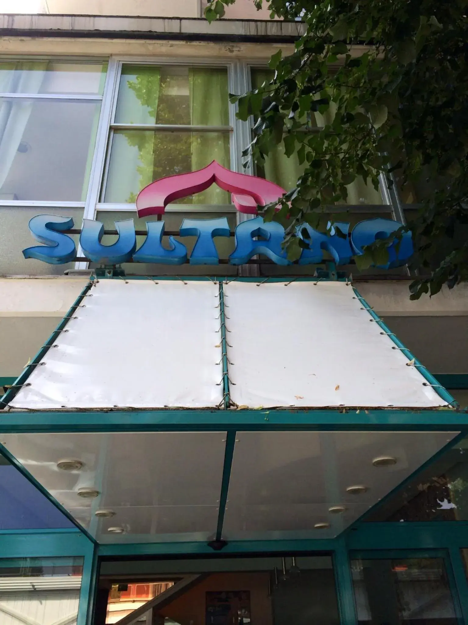 Facade/entrance in Hotel Sultano