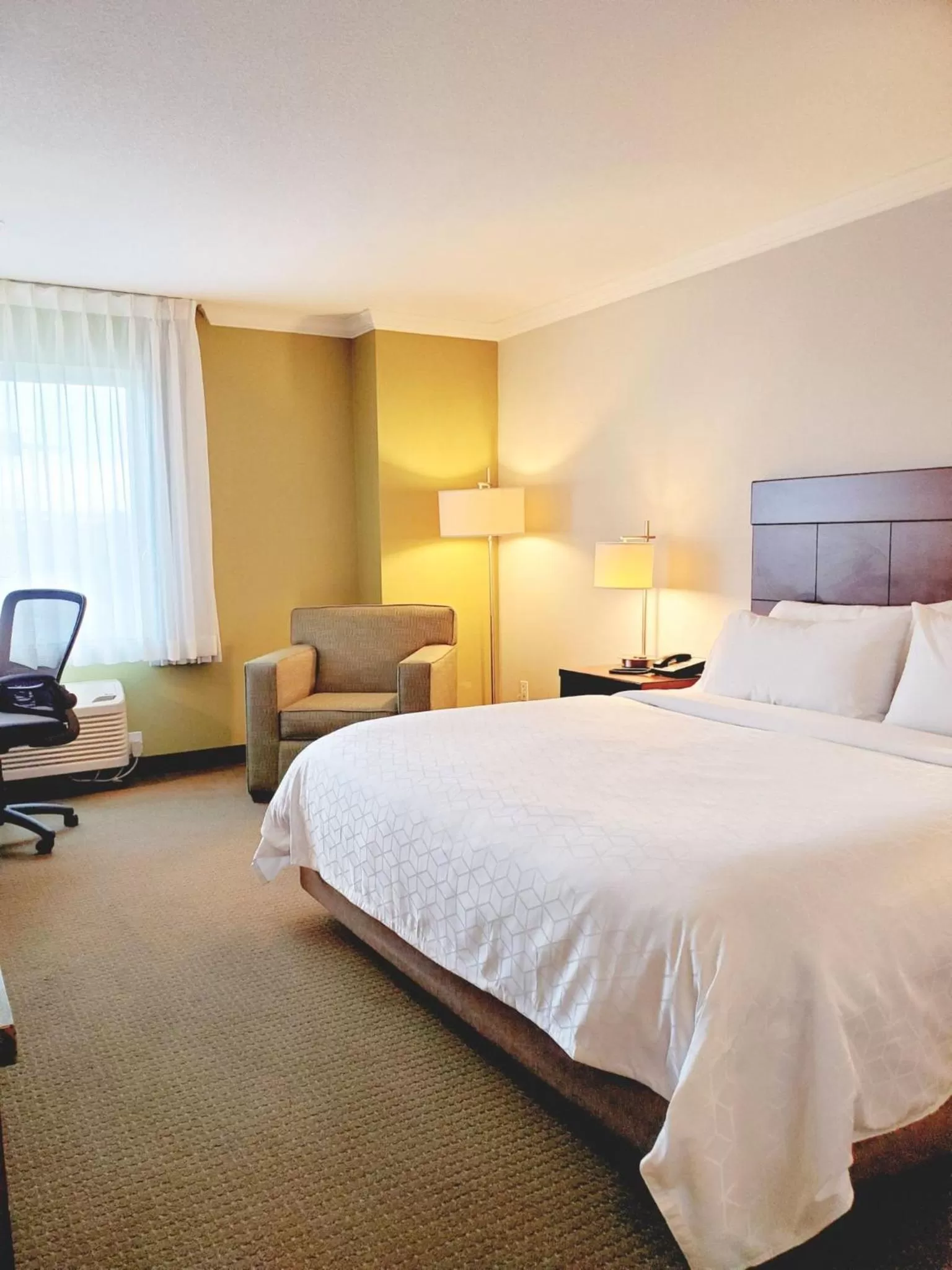 Photo of the whole room, Bed in Holiday Inn Express Hotel & Suites Portland-Northwest Downtown by IHG