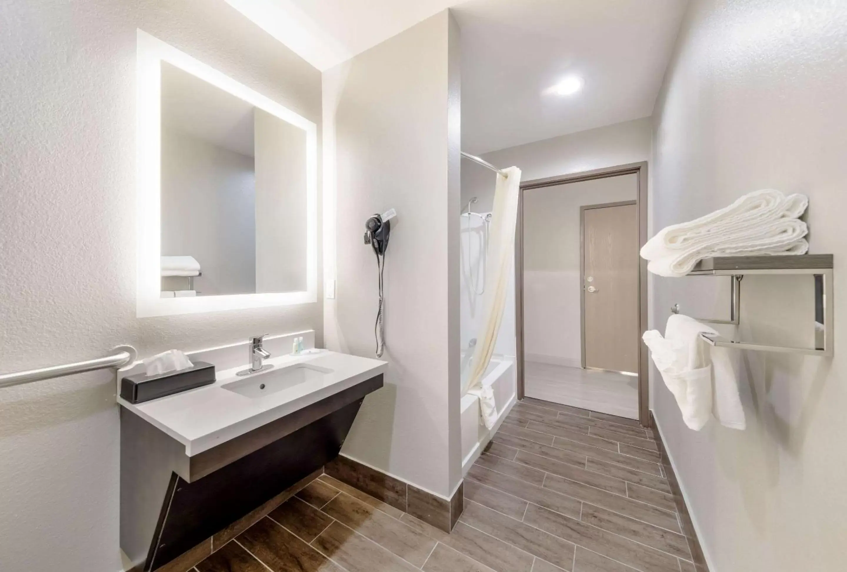 Bathroom in Quality Inn & Suites North Mesquite I-30