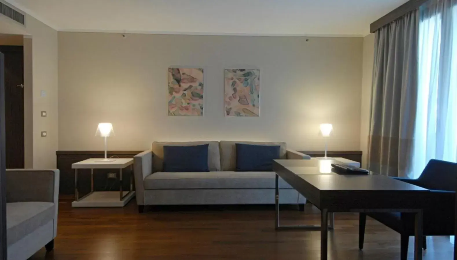 Living room, Seating Area in Ramada Plaza Milano