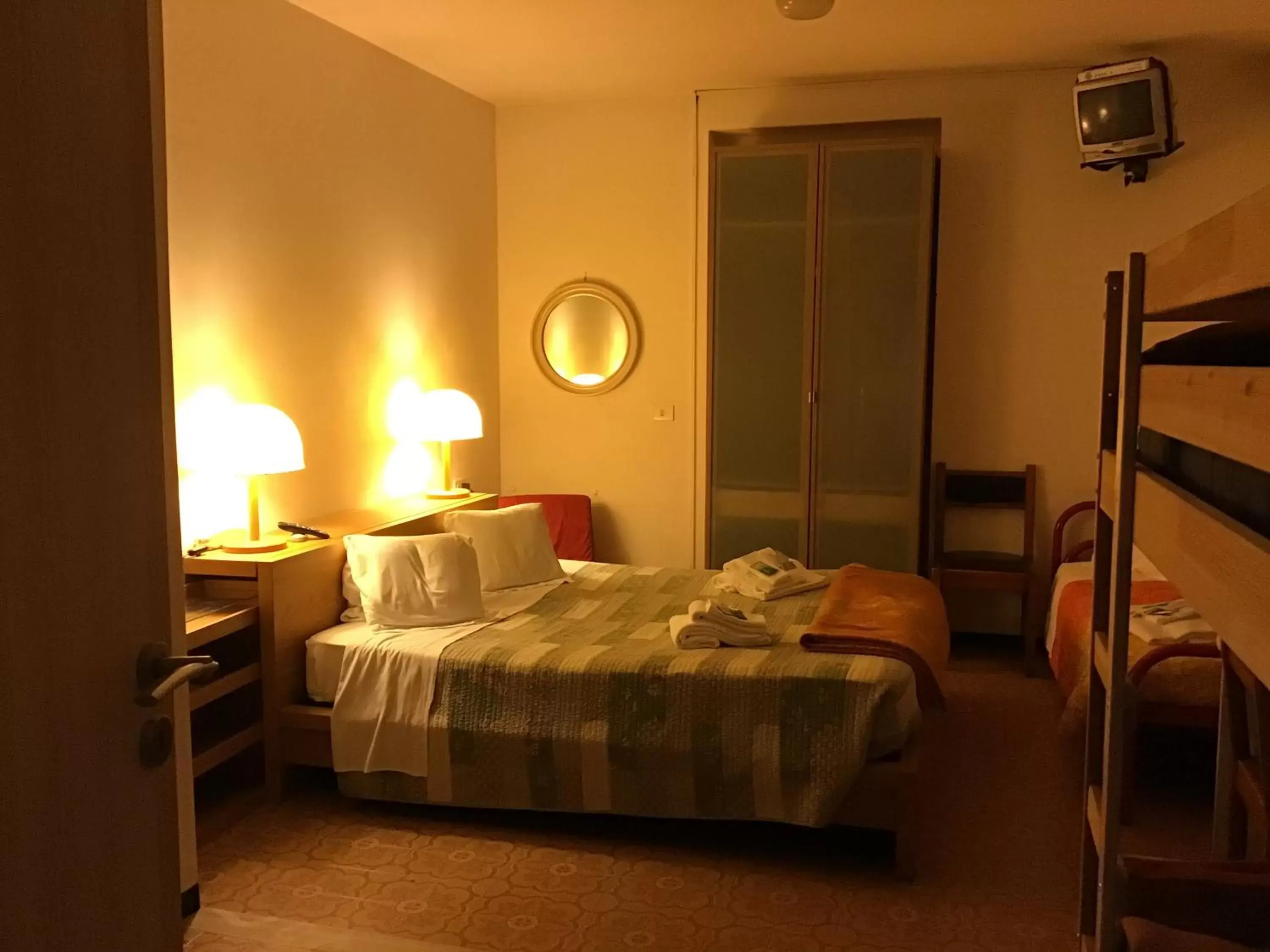 Bed in Hotel Mirabeau