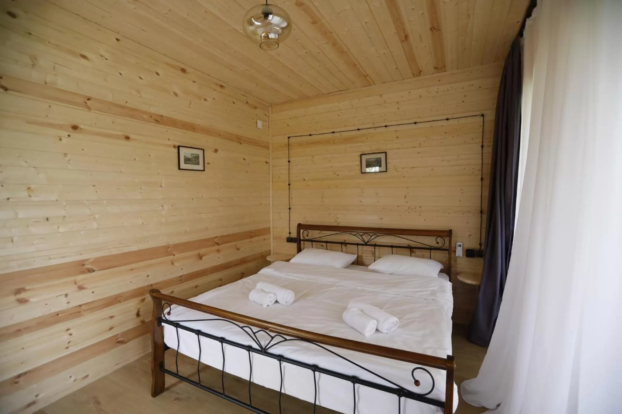 Photo of the whole room, Bed in Chubini Winery & Cabins