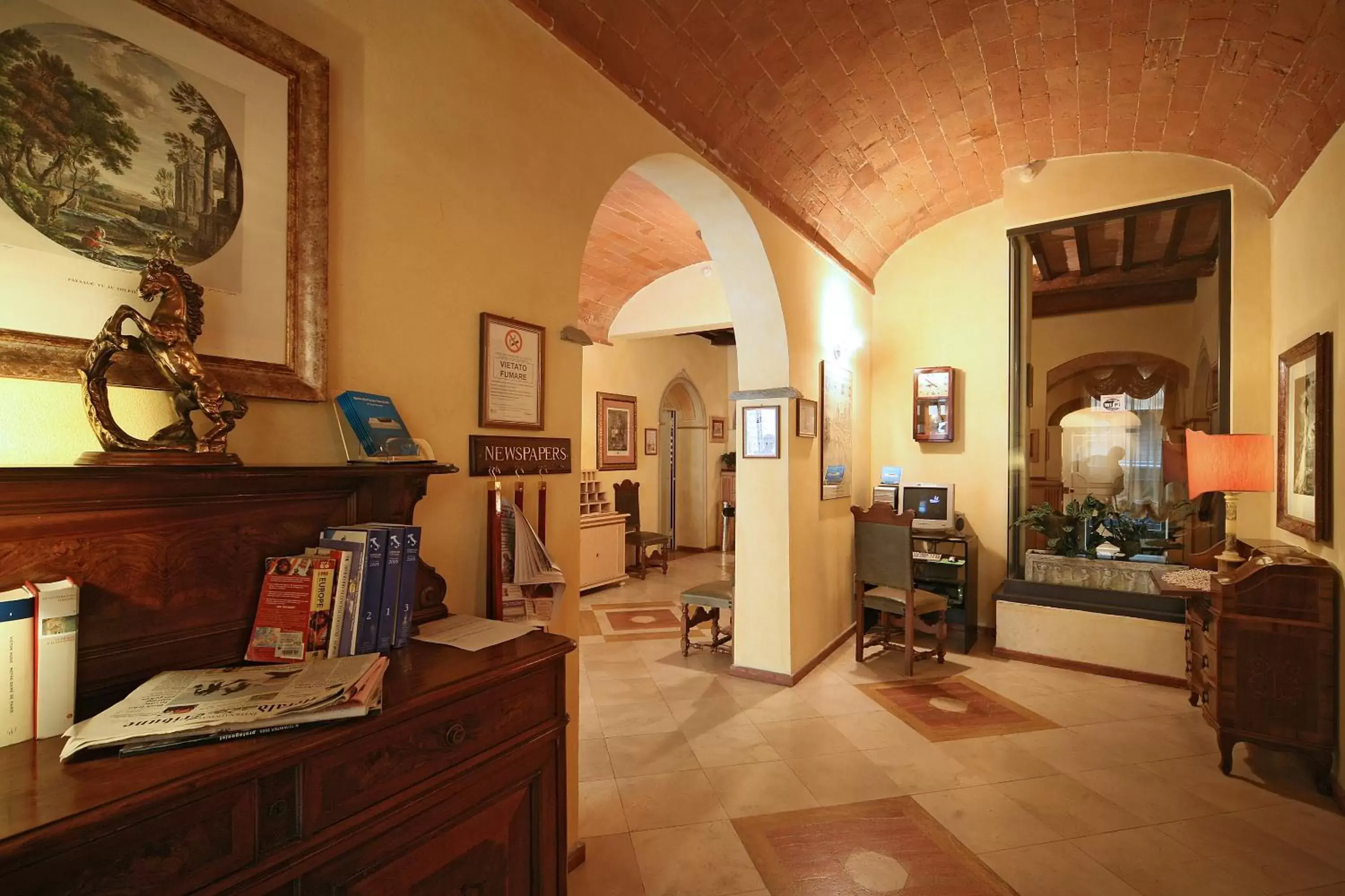 Decorative detail, Lobby/Reception in Hotel Bologna