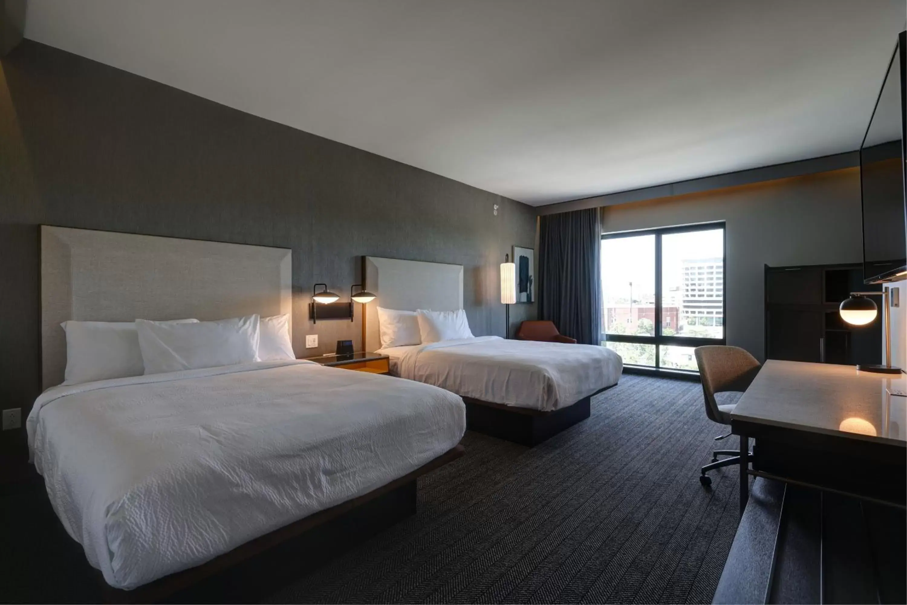 Photo of the whole room, Bed in Courtyard by Marriott Iowa City University Heights