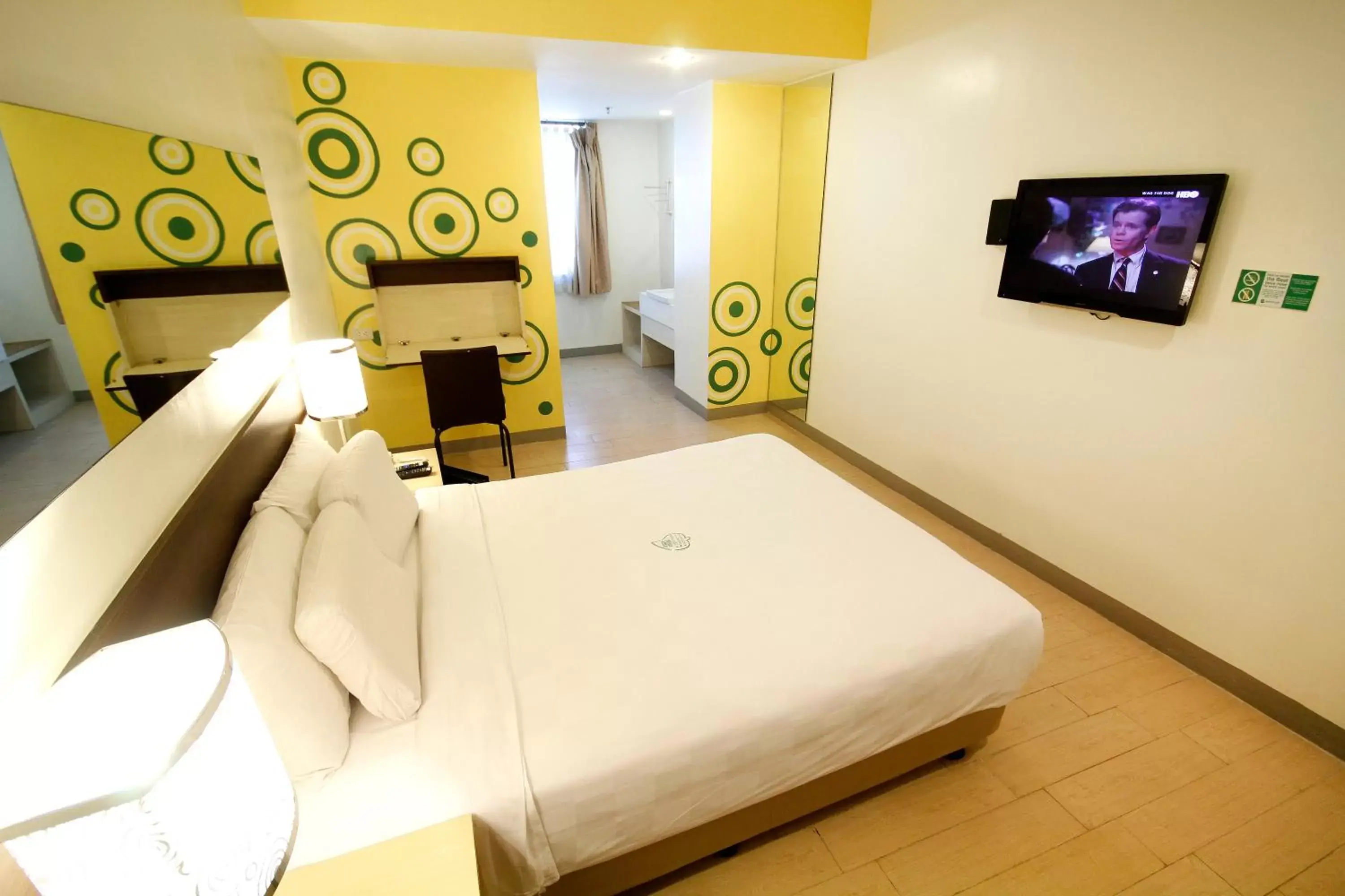 Bed in Go Hotels Otis - Manila