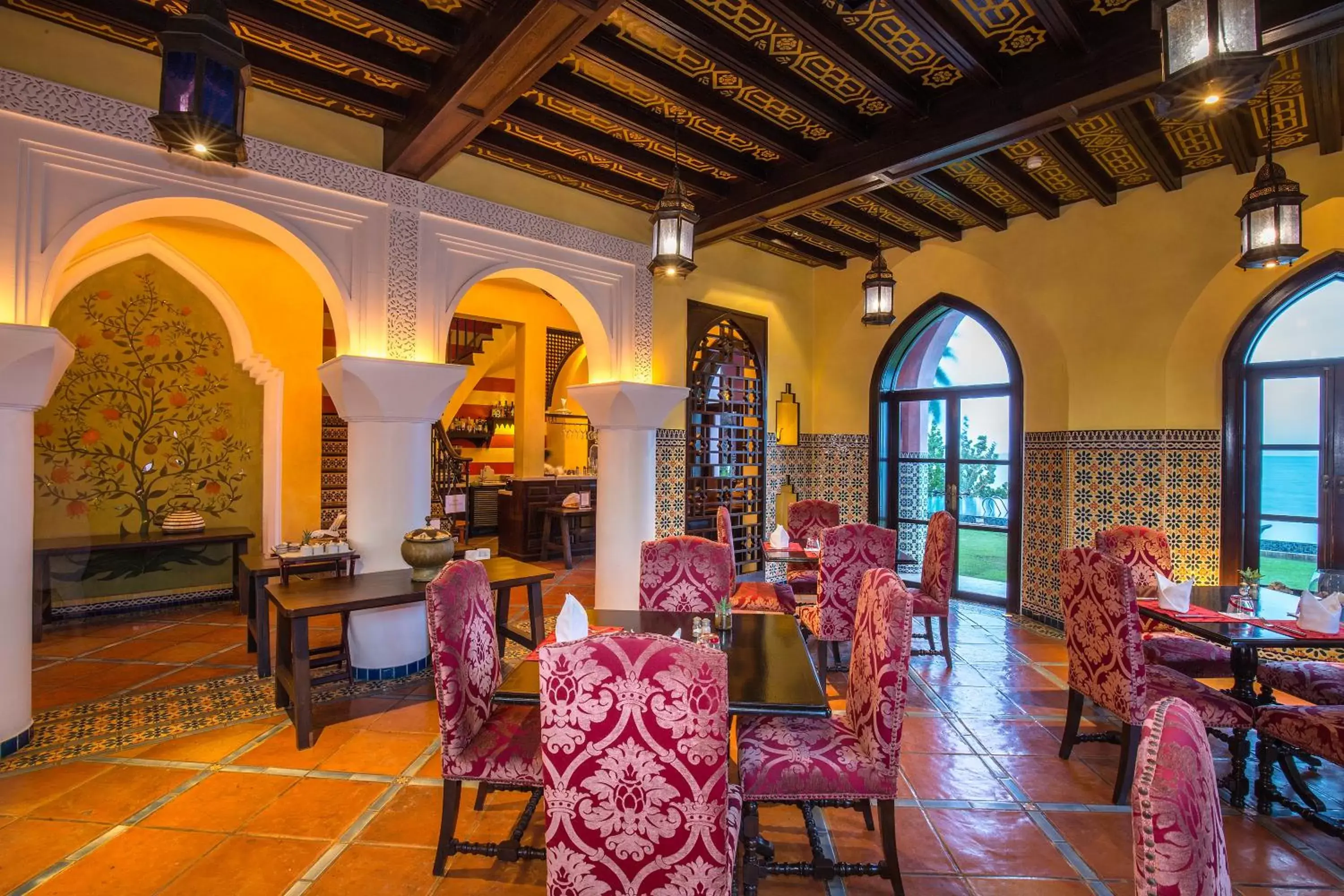 Restaurant/Places to Eat in Villa Maroc Resort