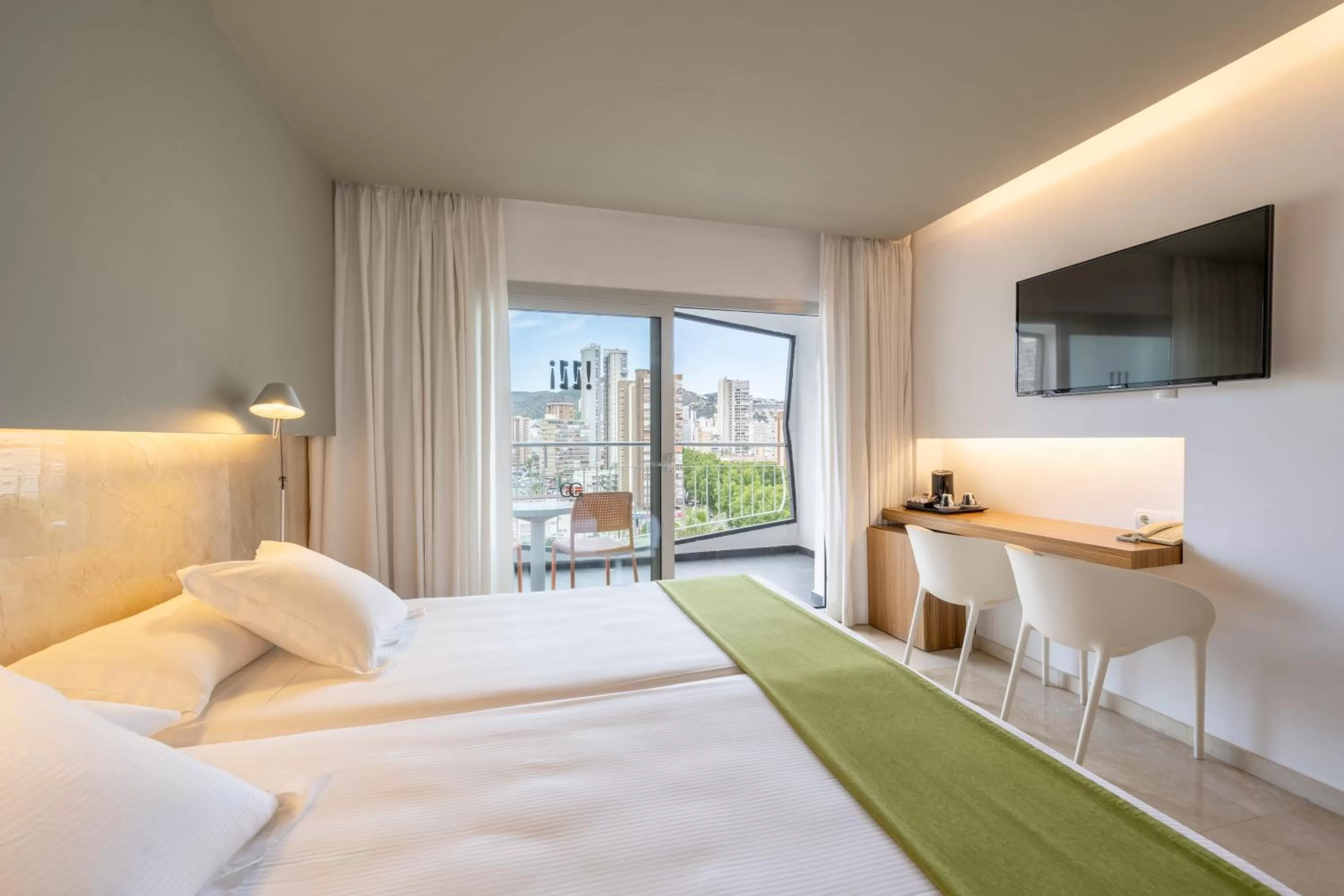 Photo of the whole room, Bed in Climia Belroy 4 Sup