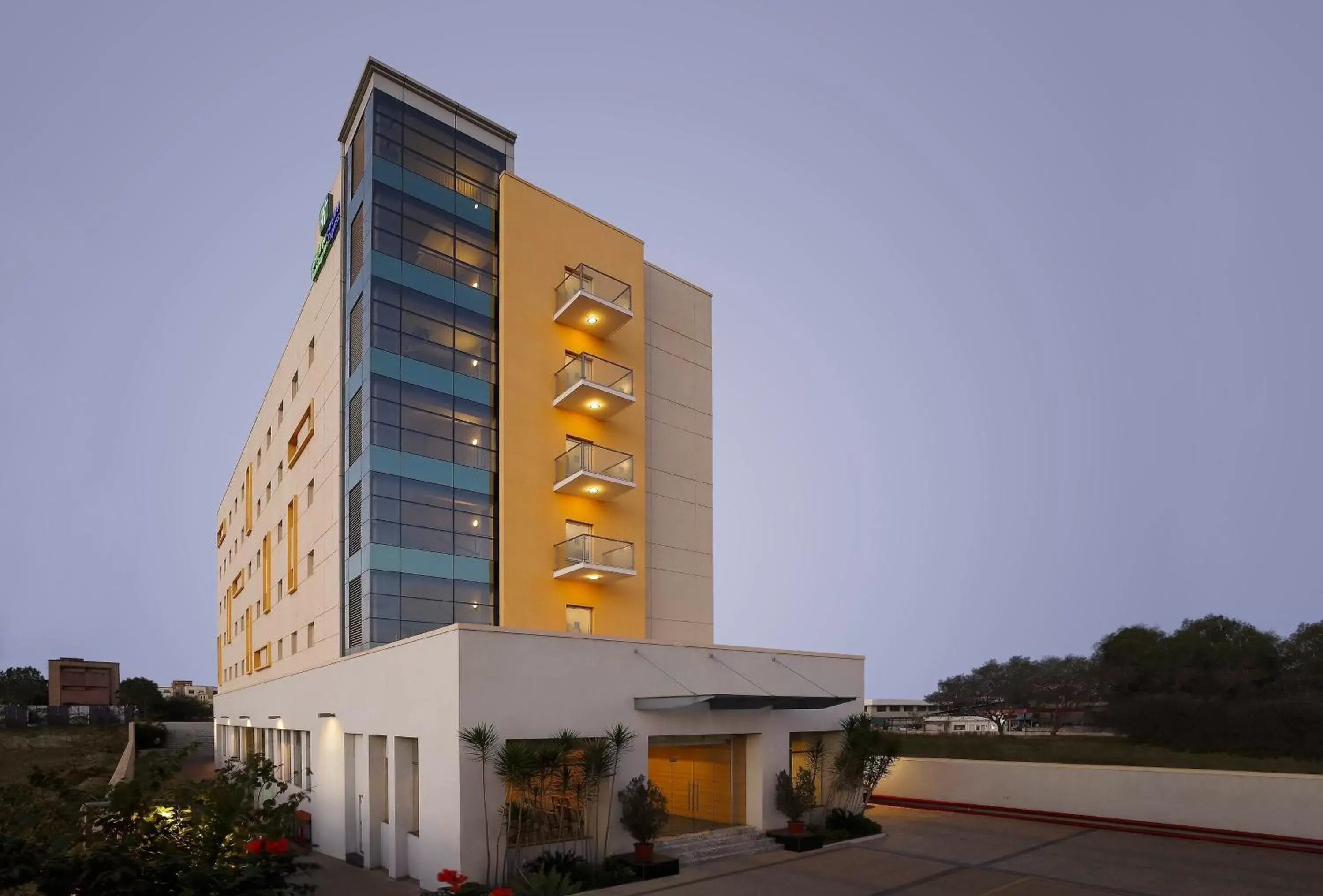 Property building in Holiday Inn Express Nashik Indira Nagar by IHG Property building in Holiday Inn Express Nashik Indira Nagar by IHG