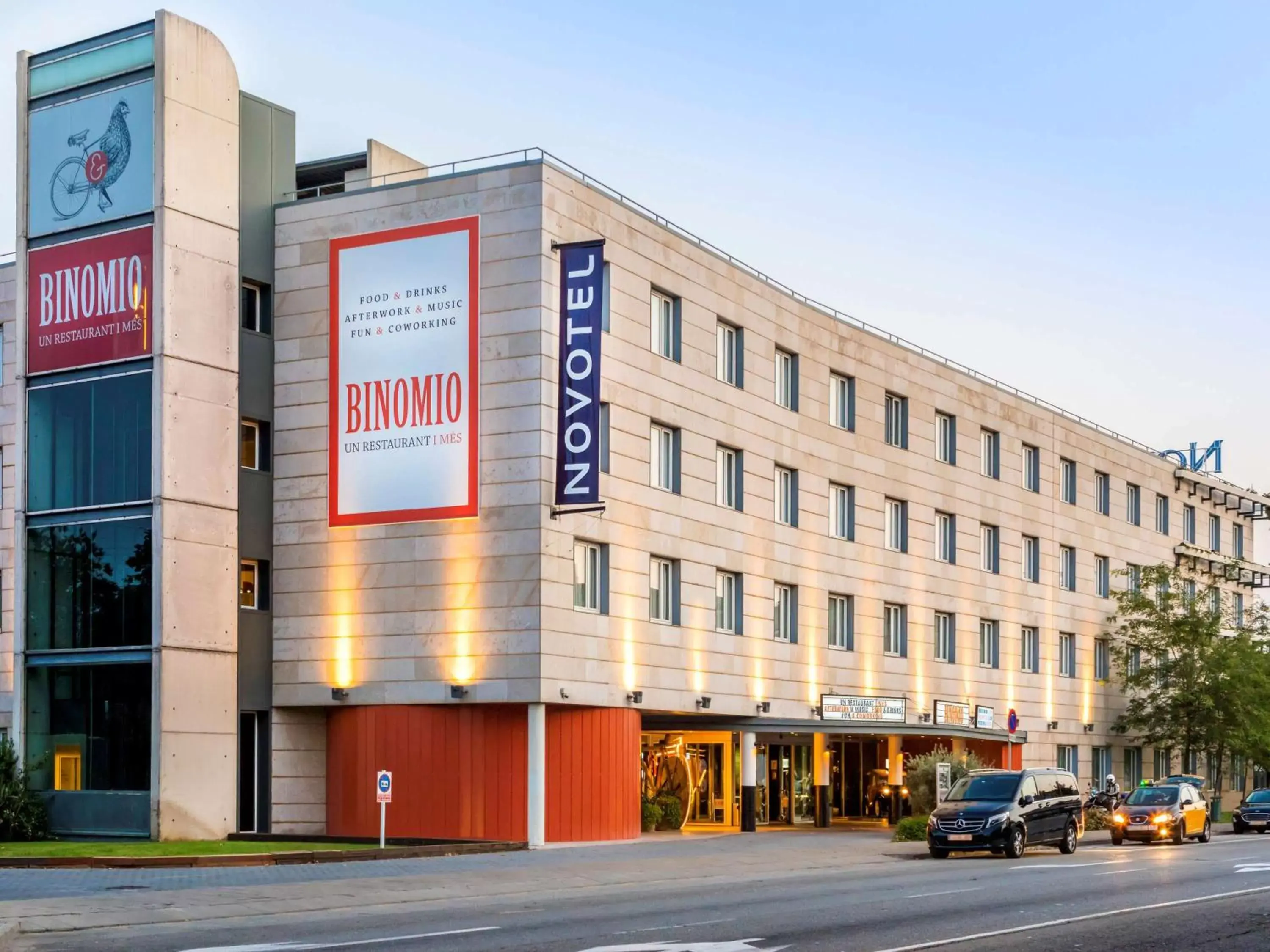 Property Building in Novotel Barcelona Cornellà