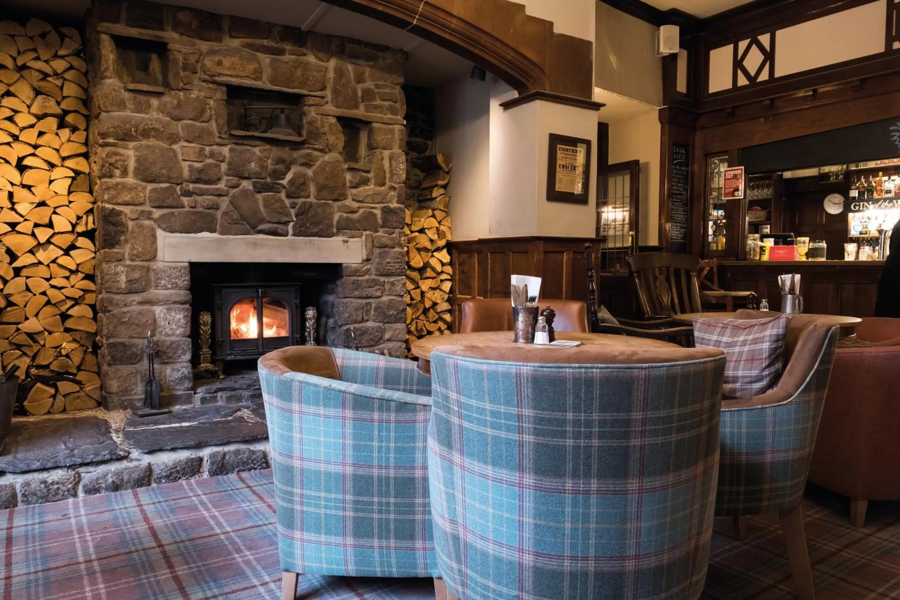 Lounge or bar in The Golden Lion at Settle