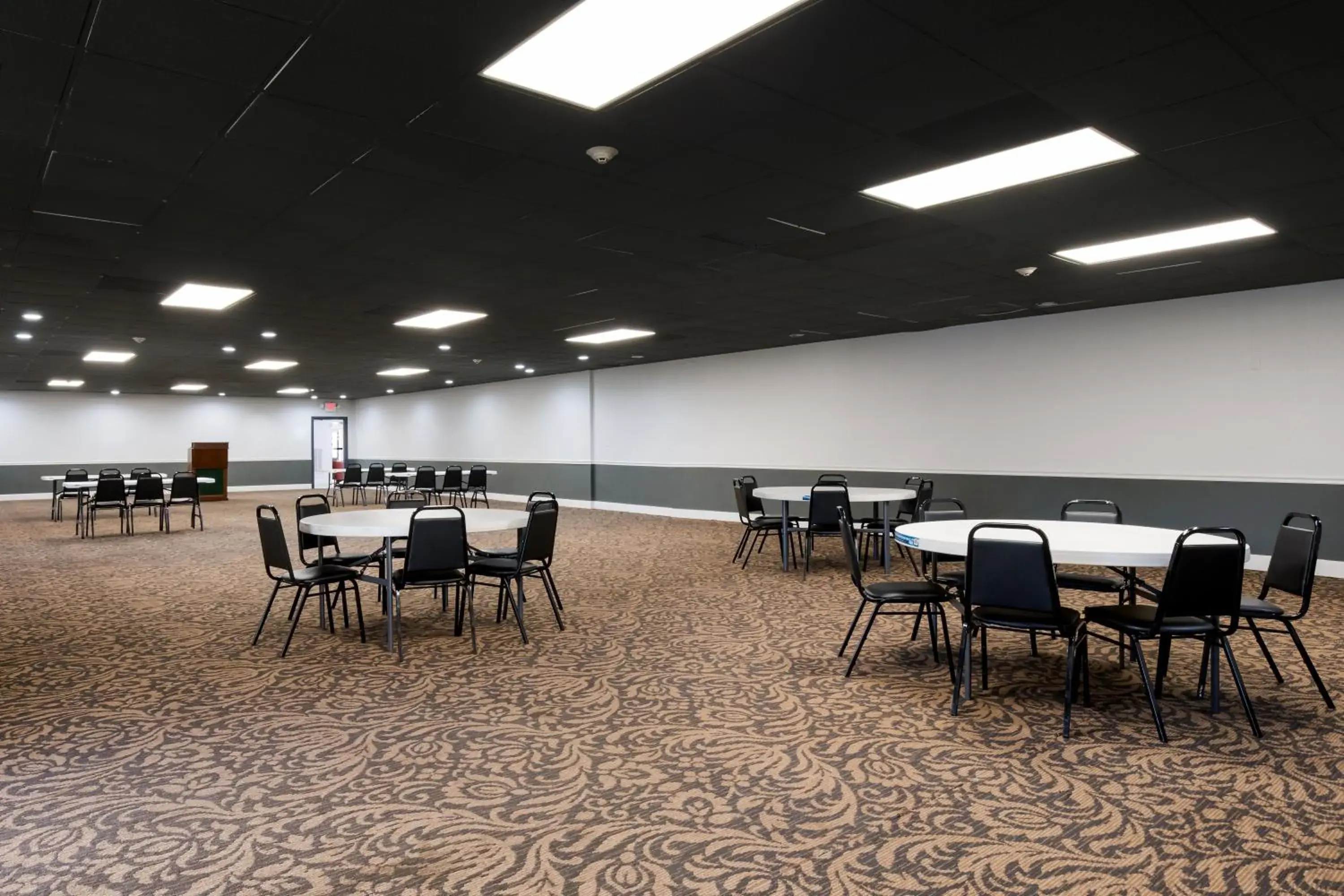Meeting/conference room, Restaurant/Places to Eat in Red Roof Inn & Suites Anderson, SC