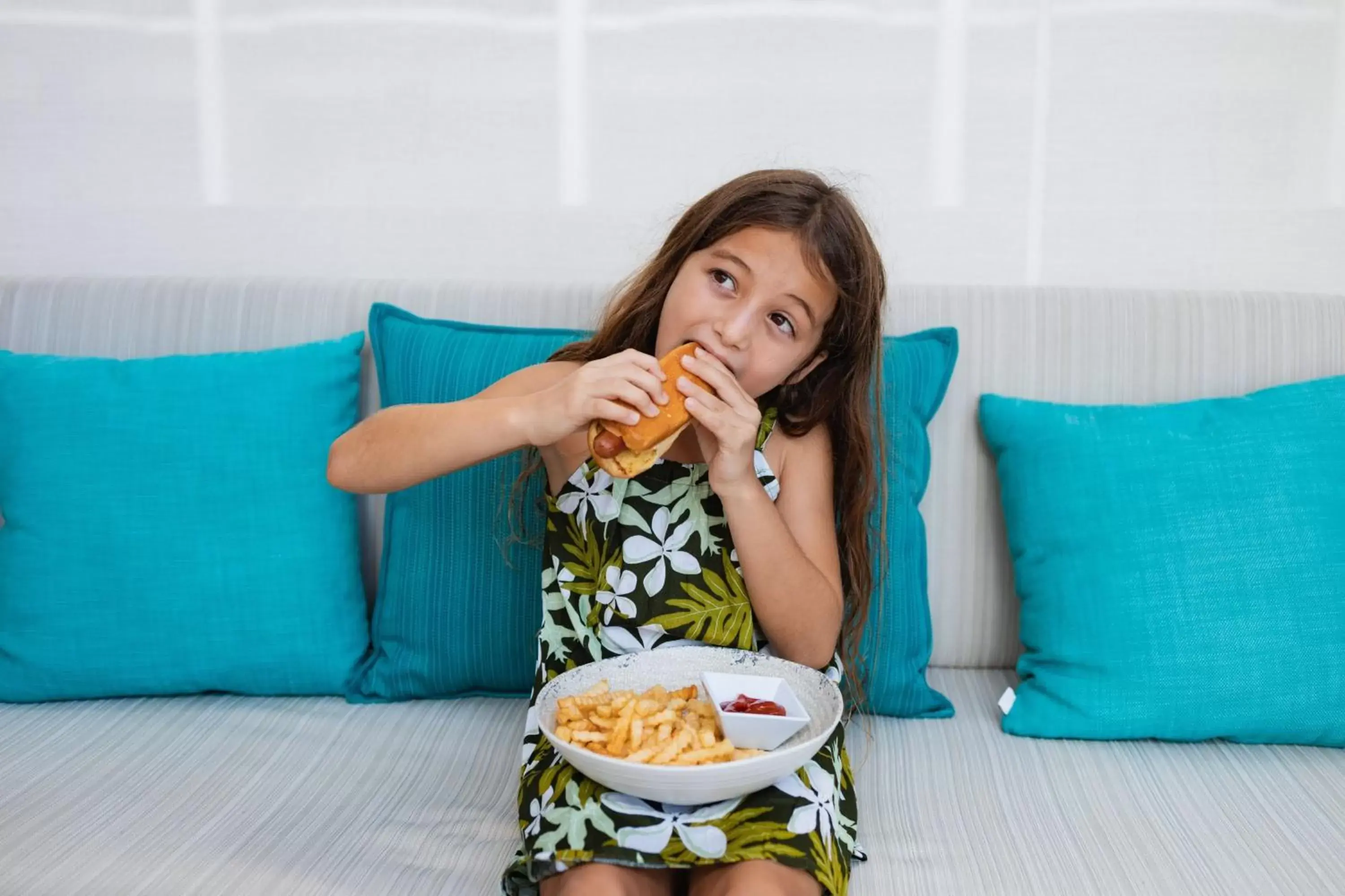 Restaurant/places to eat, Children in Waikiki Beach Marriott Resort & Spa