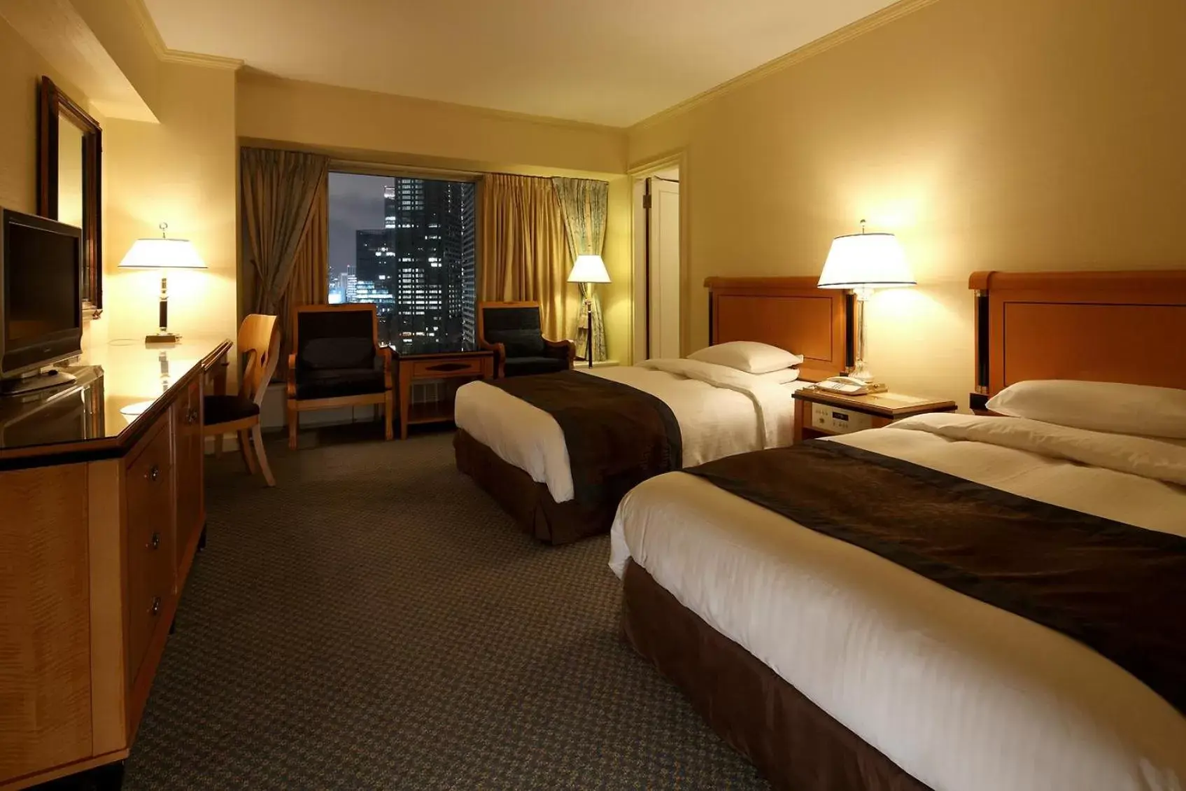 Bedroom, Bed in RIHGA Royal Hotel Osaka