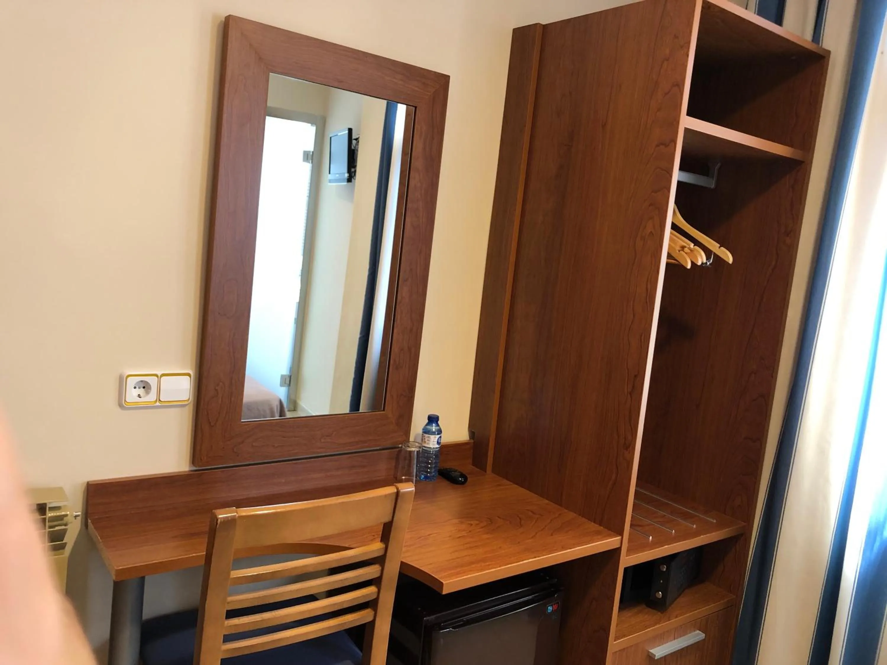 Photo of the whole room in Hotel Cantón