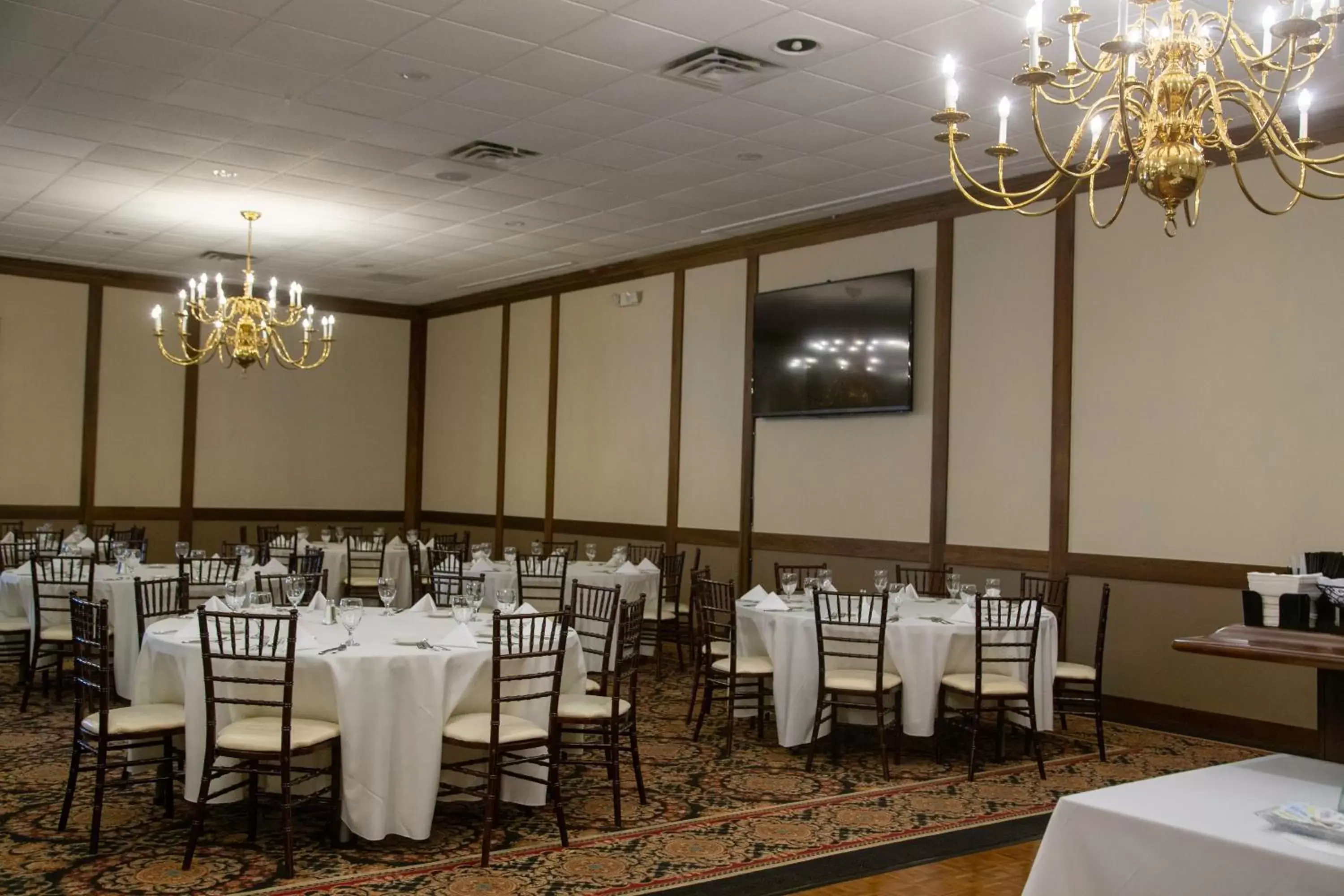 Restaurant/Places to Eat in The Stables Inn & Suites