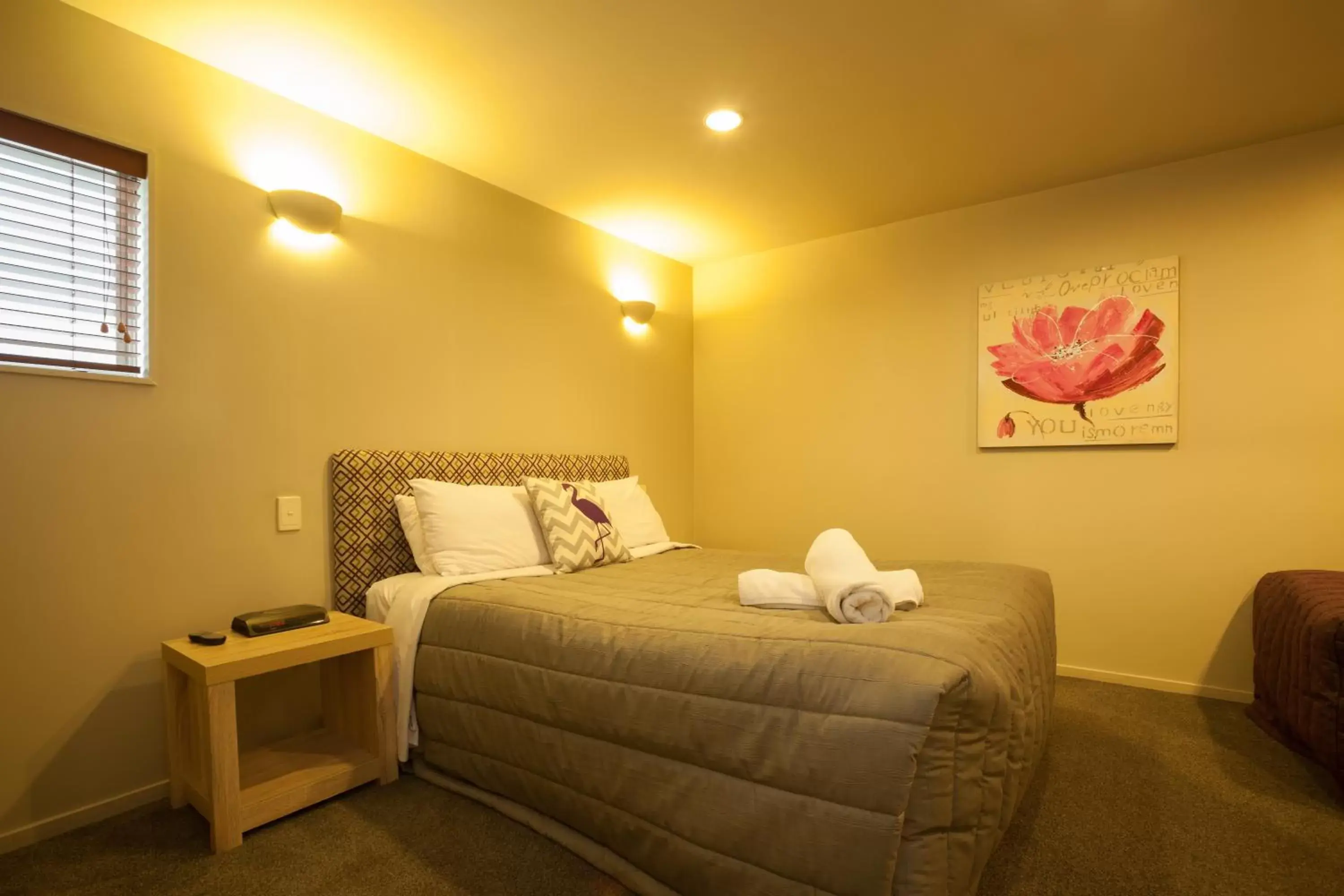 Bedroom, Bed in Cranbury Court Apartments