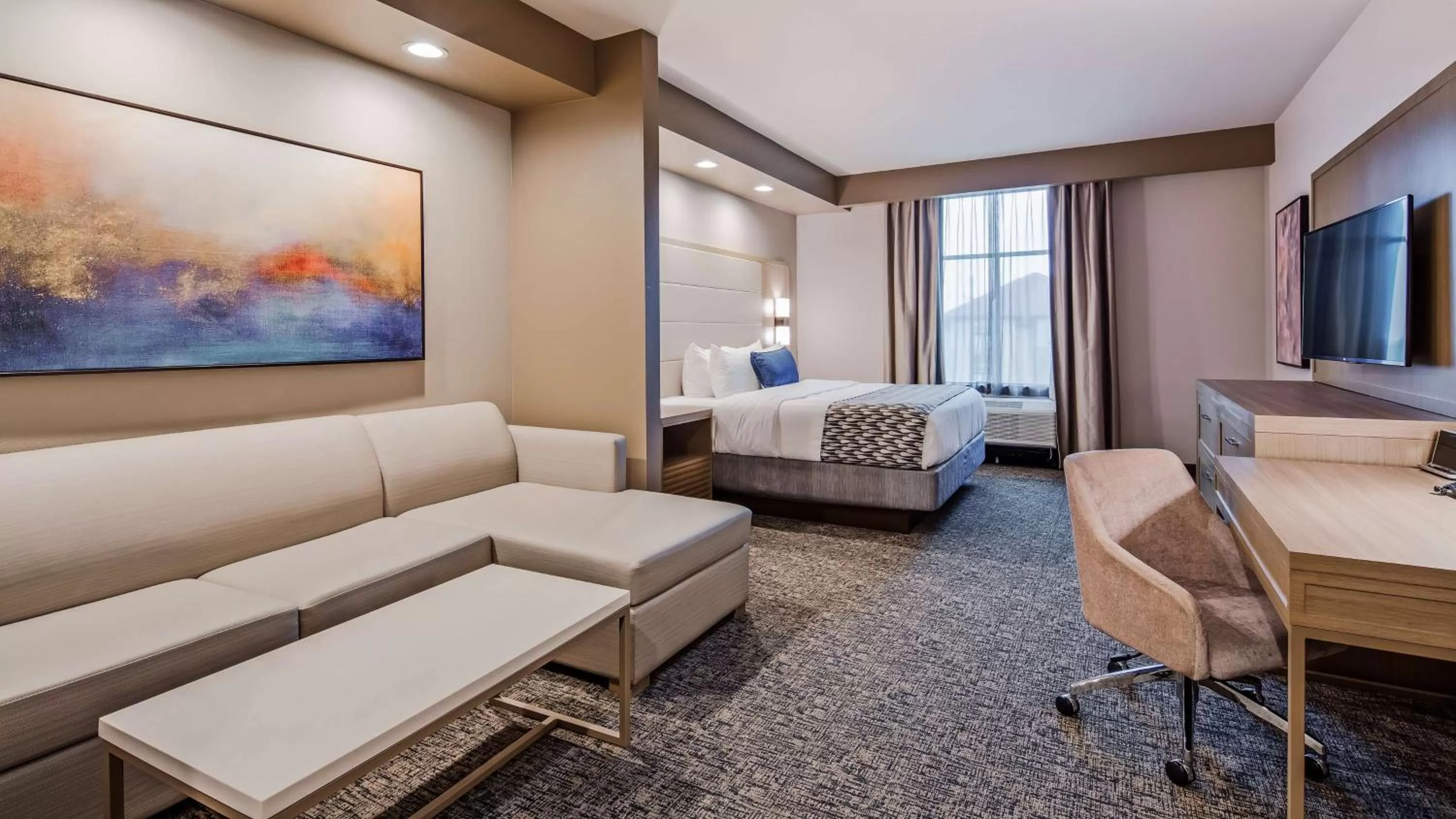 Photo of the whole room, Seating Area in Best Western Premier Energy Corridor