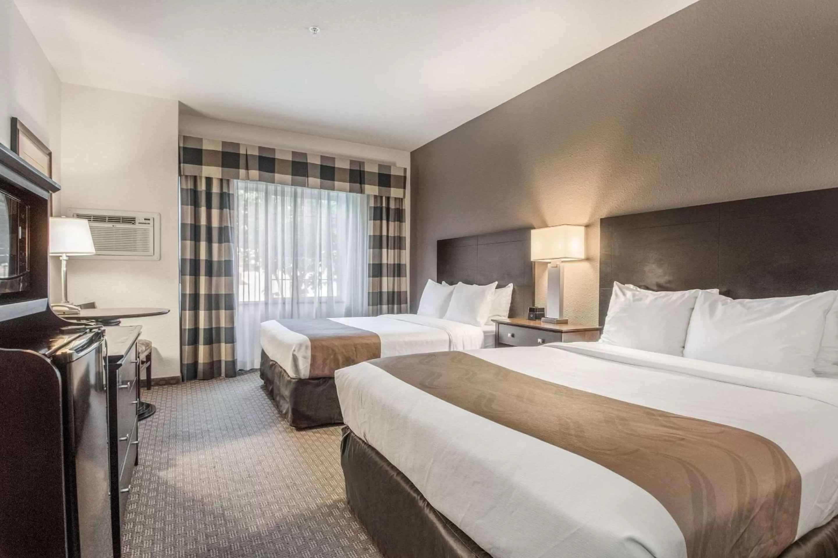 Photo of the whole room in Quality Inn