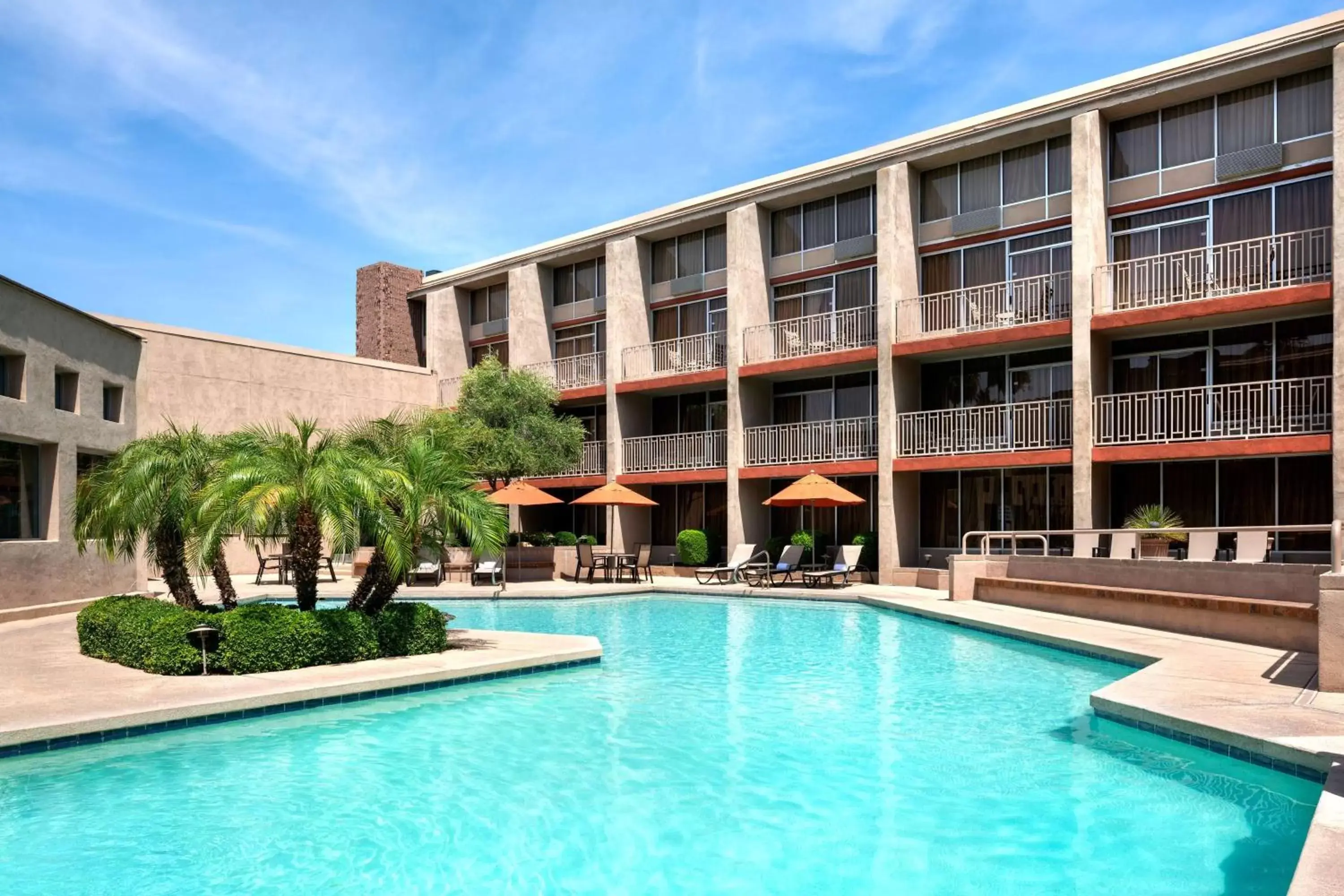 Pool view, Property Building in Wyndham Phoenix Airport - Tempe