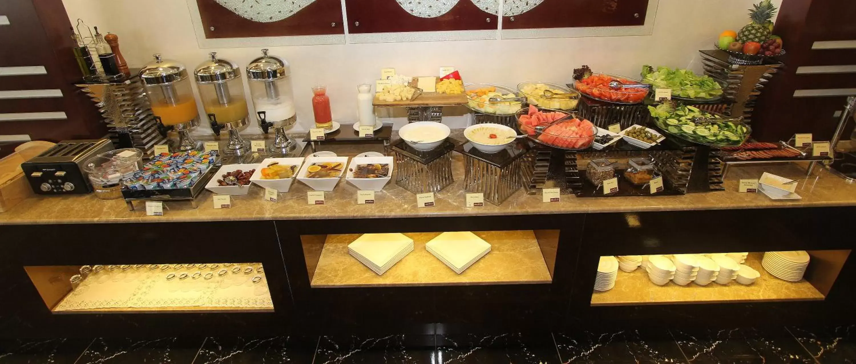 Restaurant/places to eat, Food in Ivory Grand Hotel Apartments