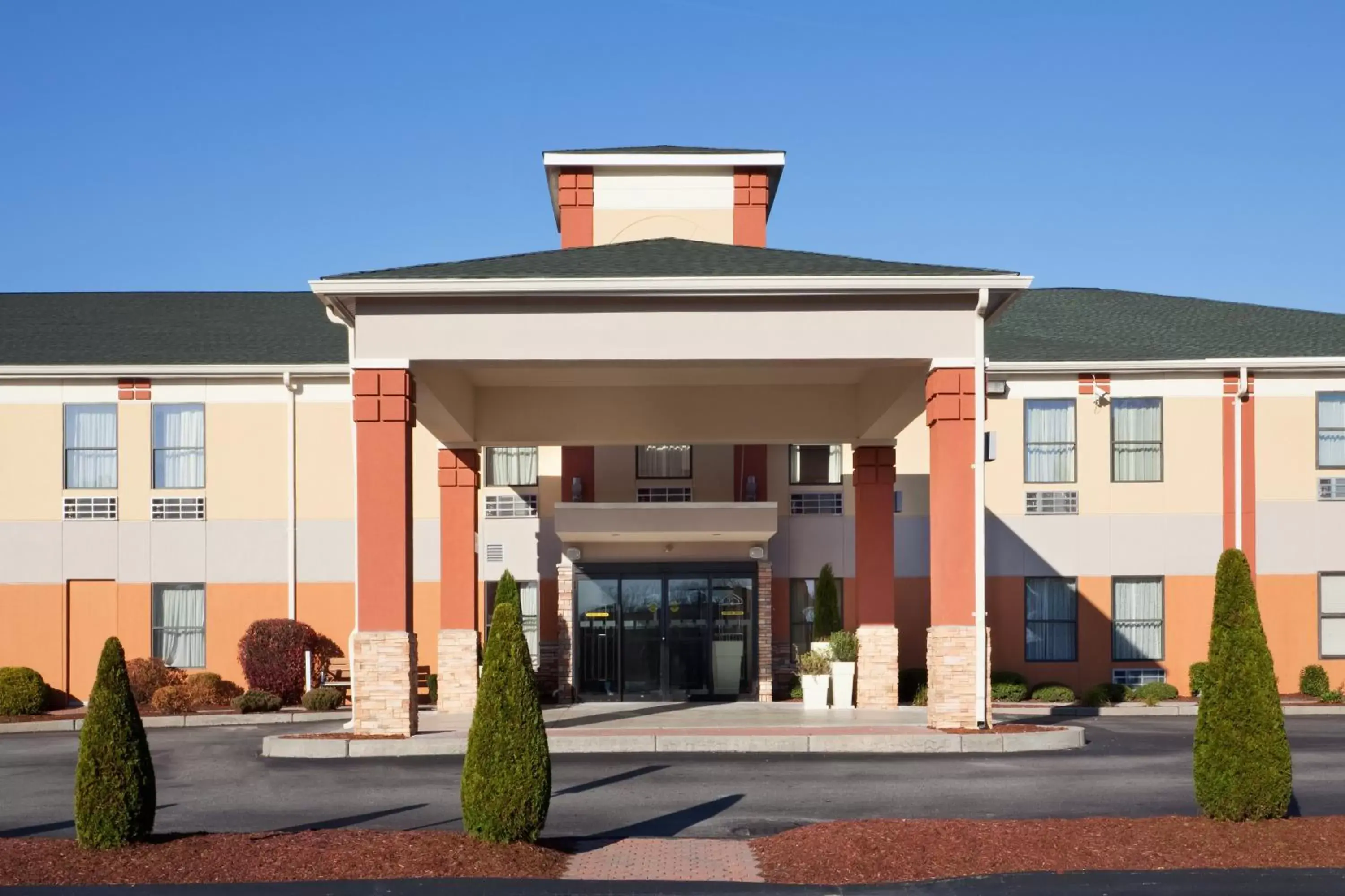 Property Building in Best Western North Attleboro - Providence Beltway