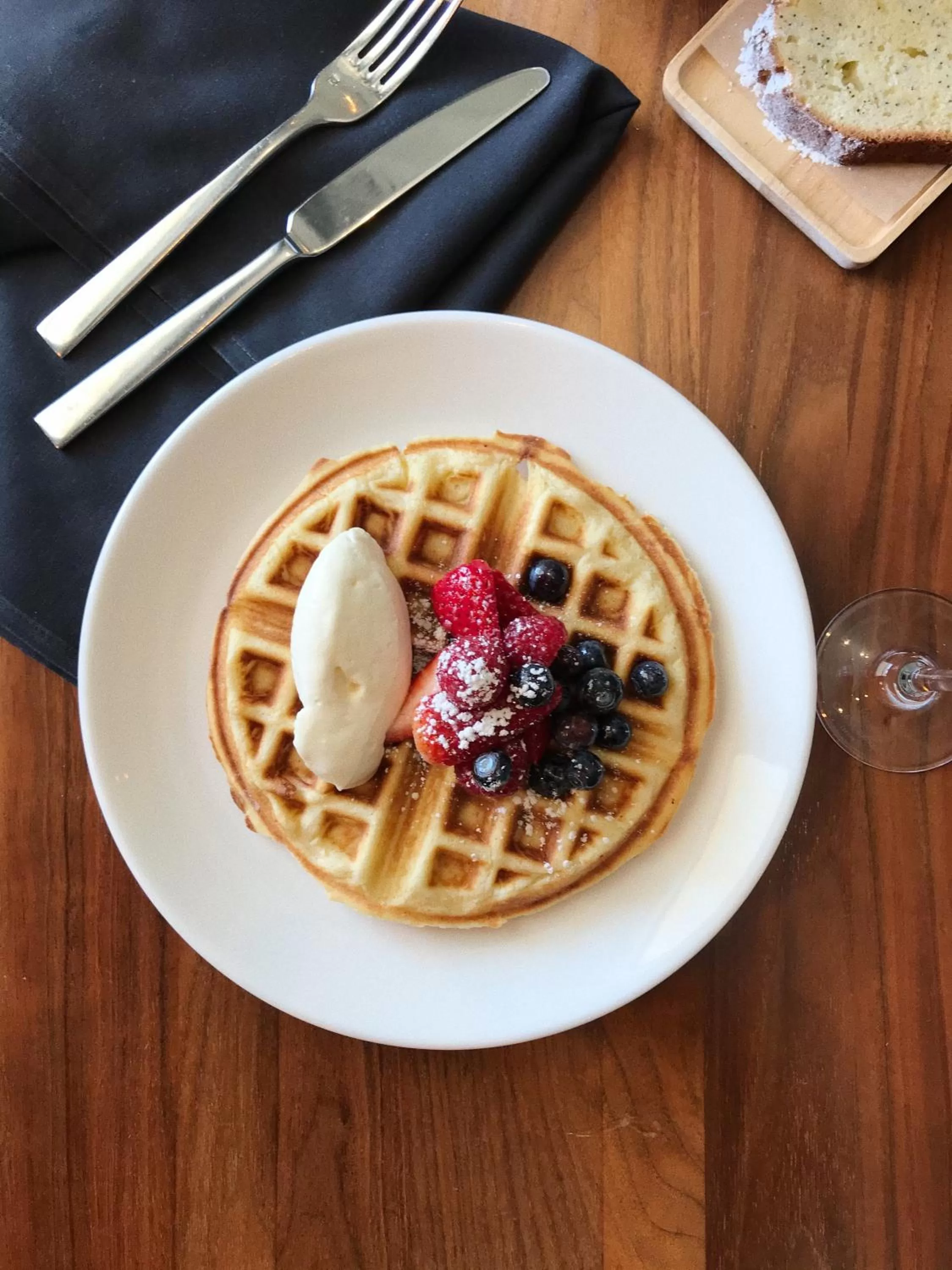 Restaurant/places to eat in Hotel Ella