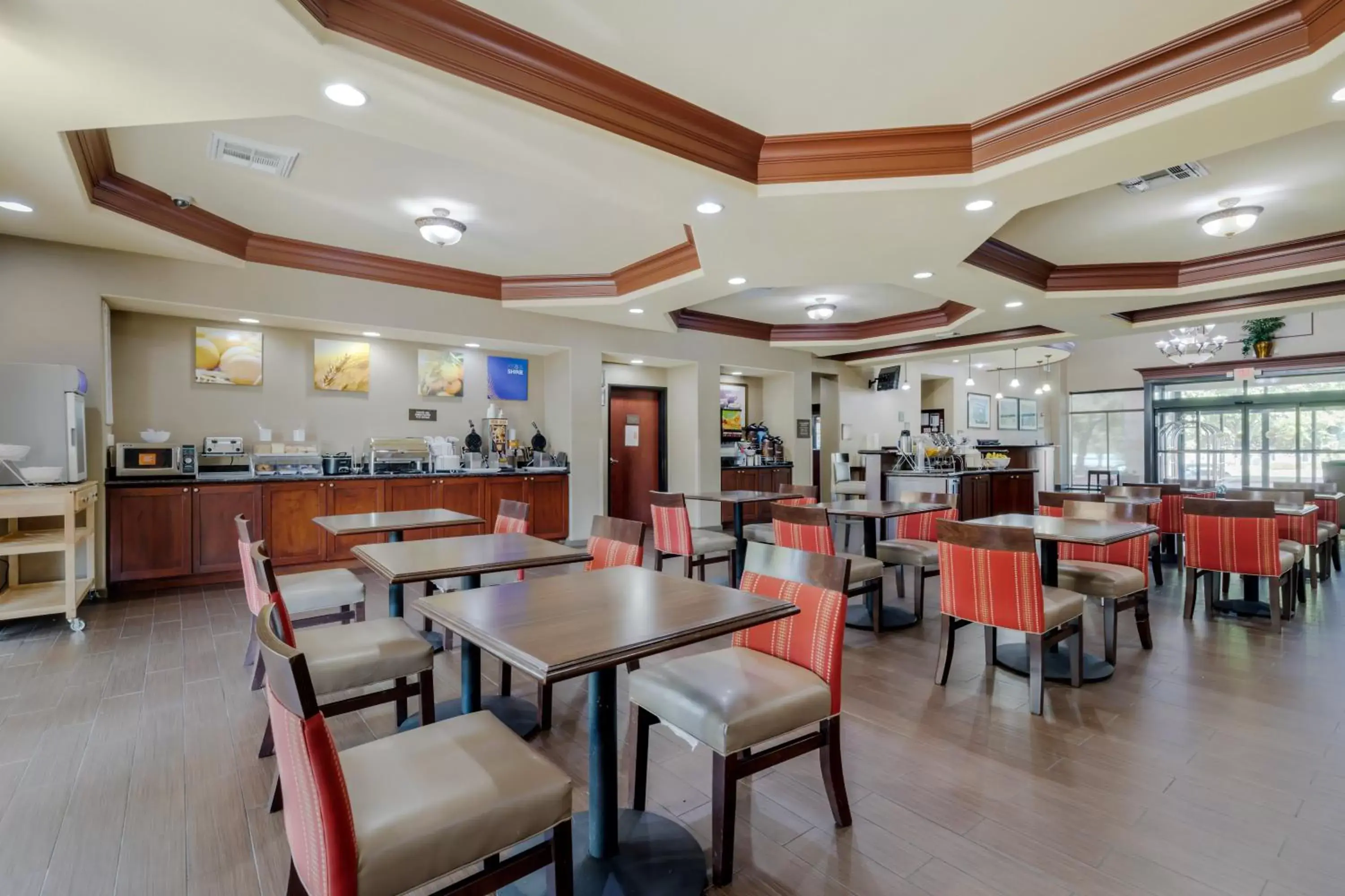 Seating area, Restaurant/Places to Eat in Comfort Suites North Pflugerville - Austin North