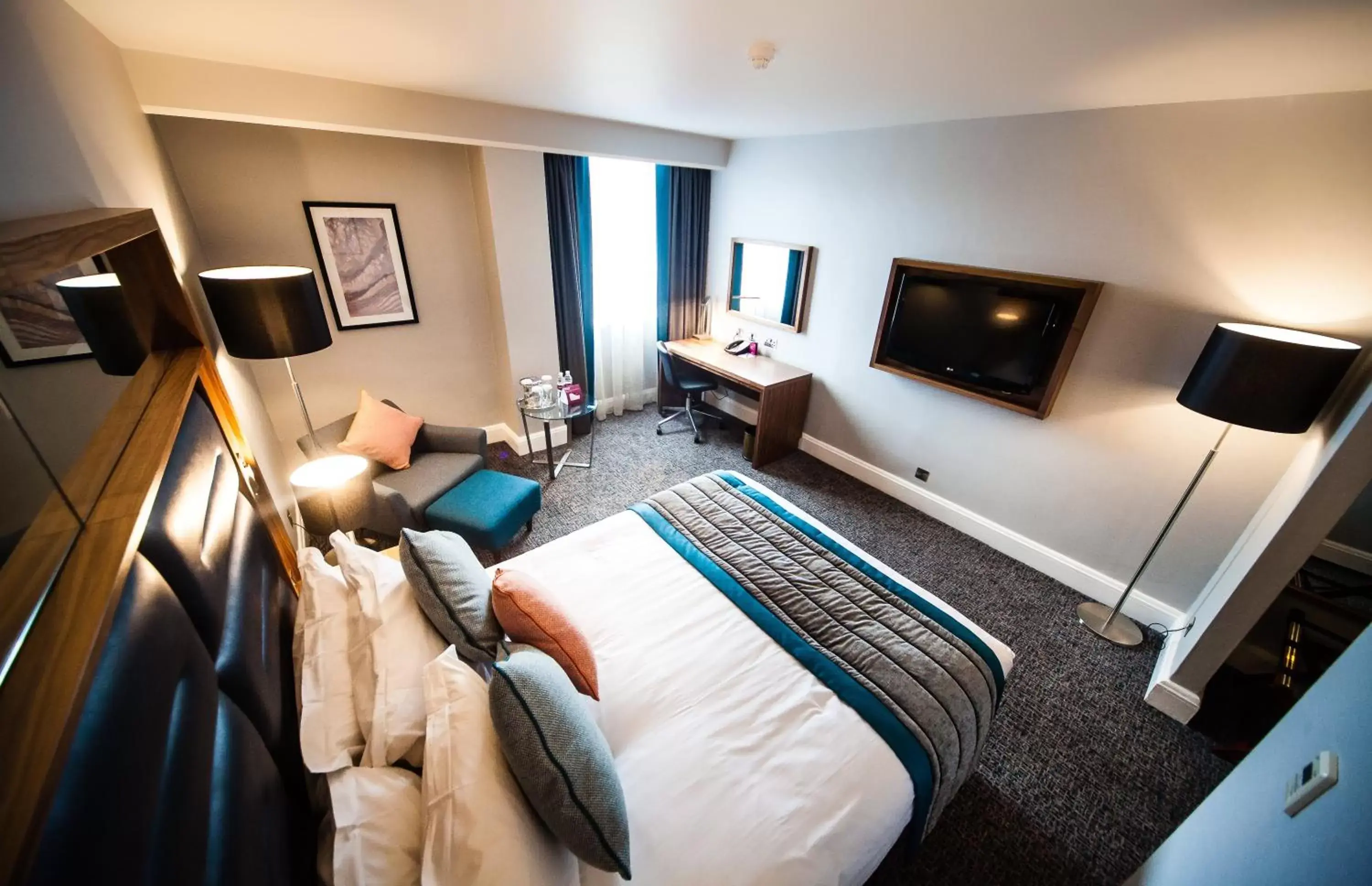 Photo of the whole room, TV/Entertainment Center in Crowne Plaza Leeds, an IHG Hotel