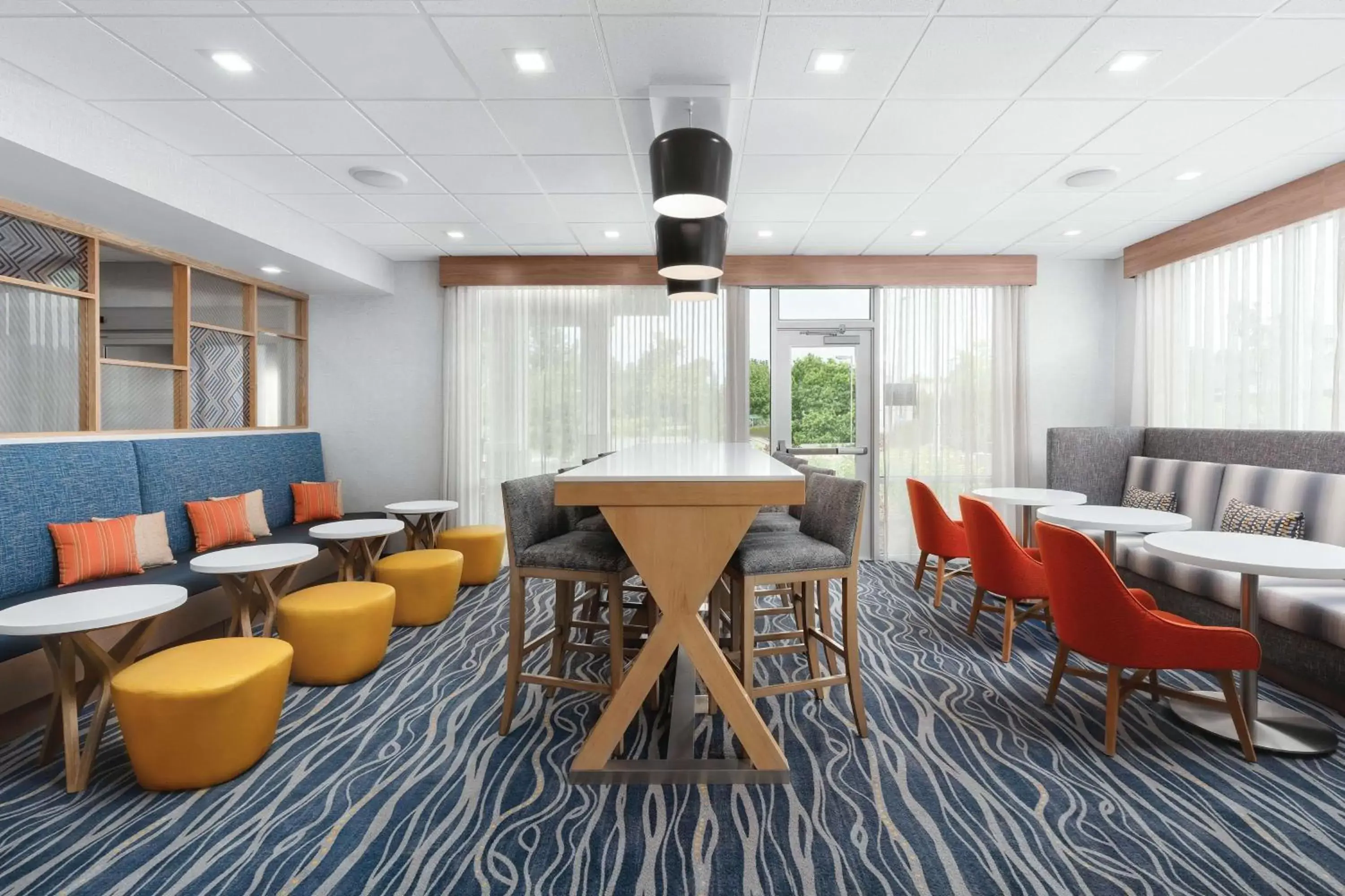 Lobby or reception, Lounge/Bar in Hampton Inn Bellingham Airport, WA