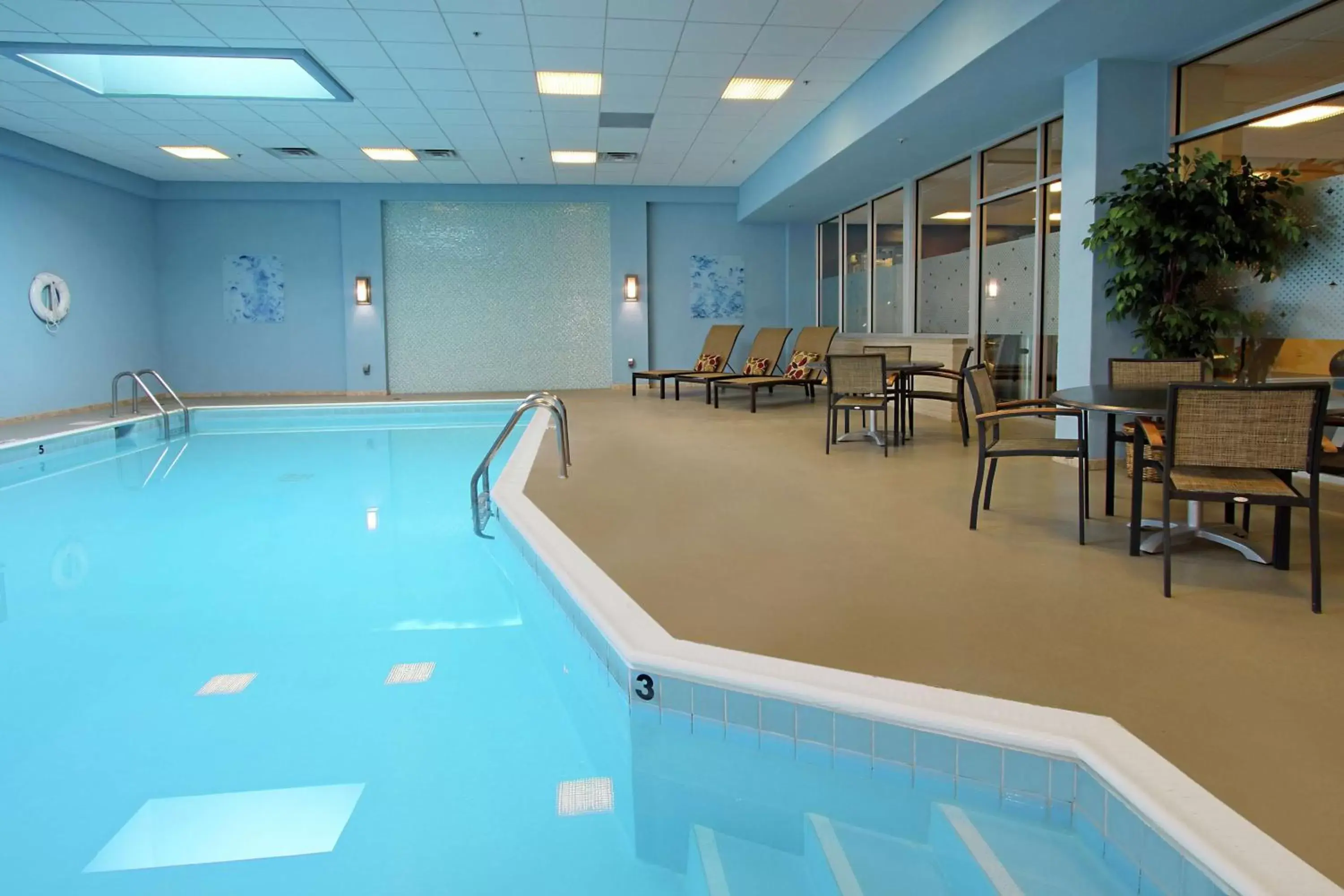 Pool view, Swimming Pool in Doubletree by Hilton Newark