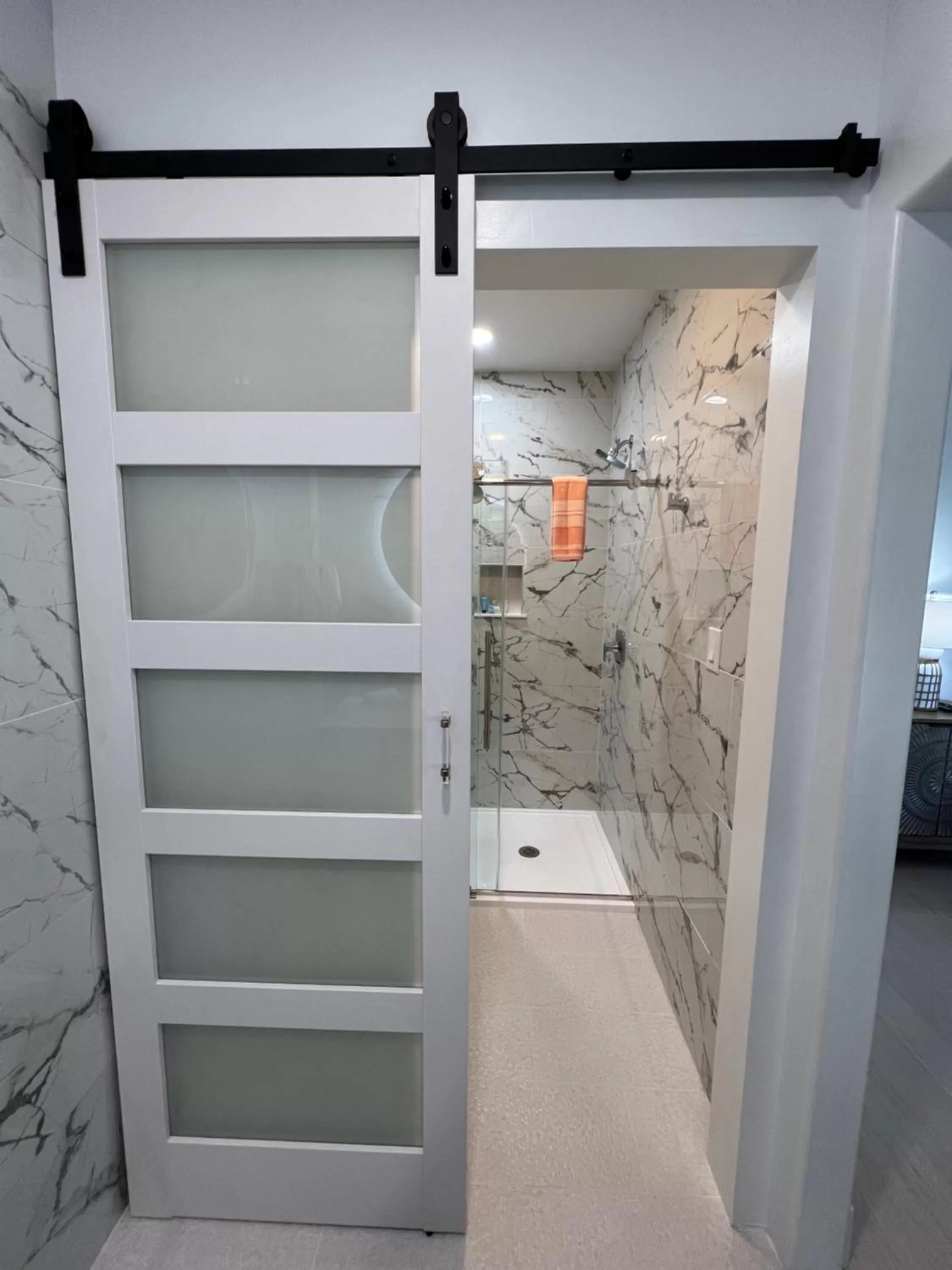 Shower, Bunk Bed in Elaine's Cape May Boutique Hotel