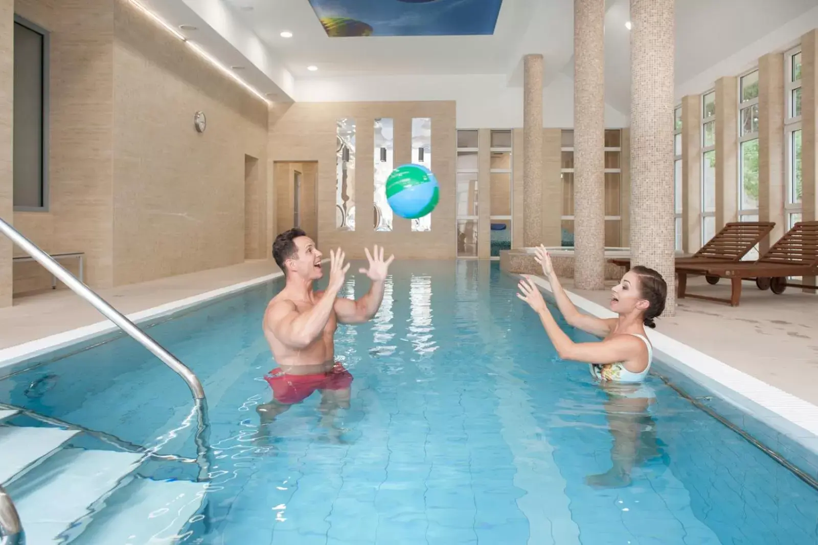 Swimming Pool in Hotel Cesarskie Ogrody