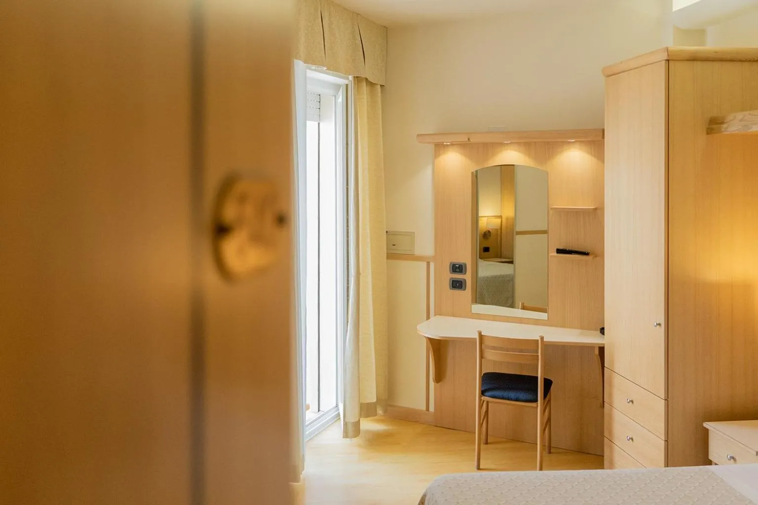 Photo of the whole room, Bed in Hotels Vidi Miramare & Delfino