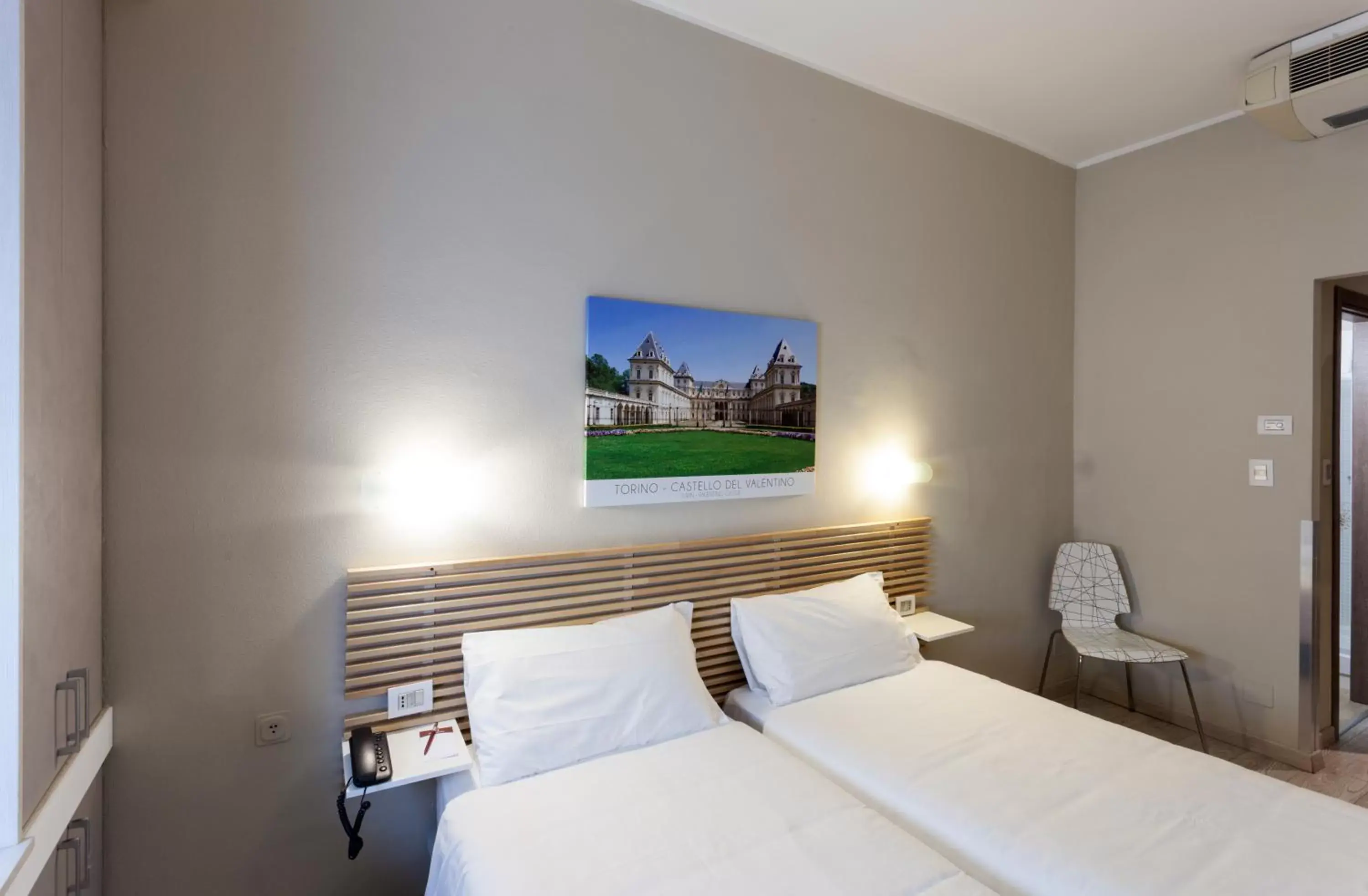 Bed in Best Quality Hotel Gran Mogol