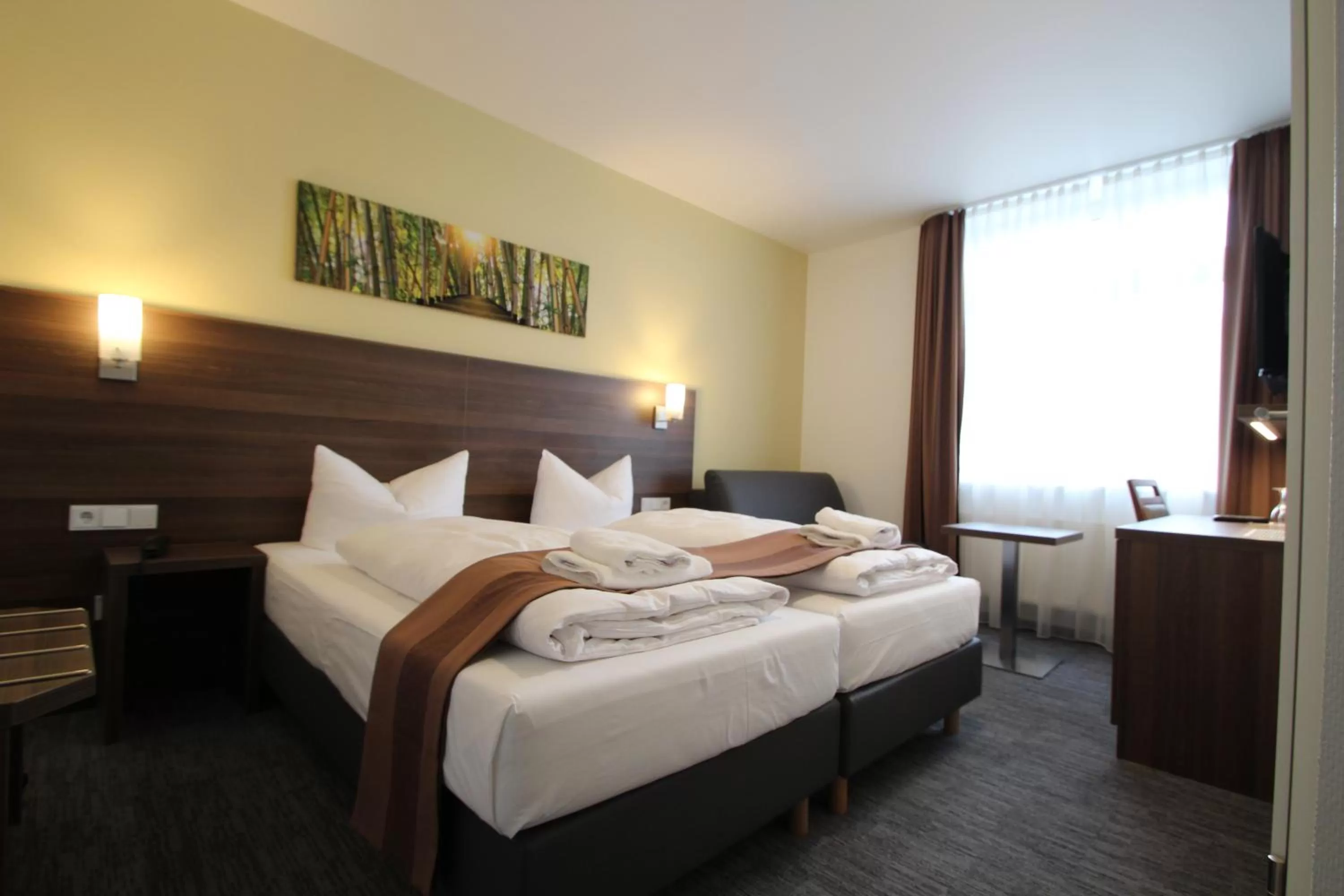 Day, Bed in Trip Inn Goethe Conference Hotel