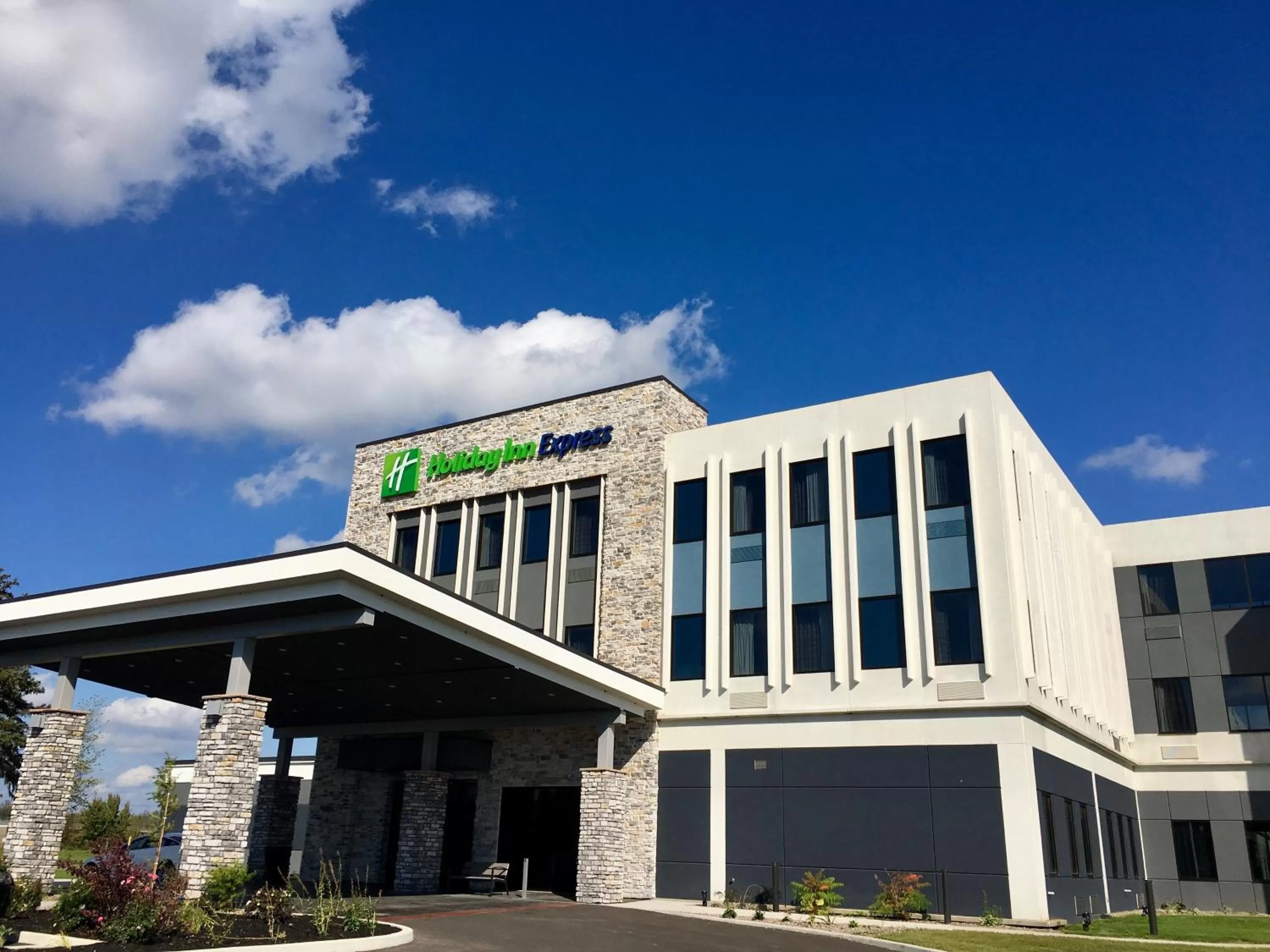Property building in Holiday Inn Express - Grand Island by IHG