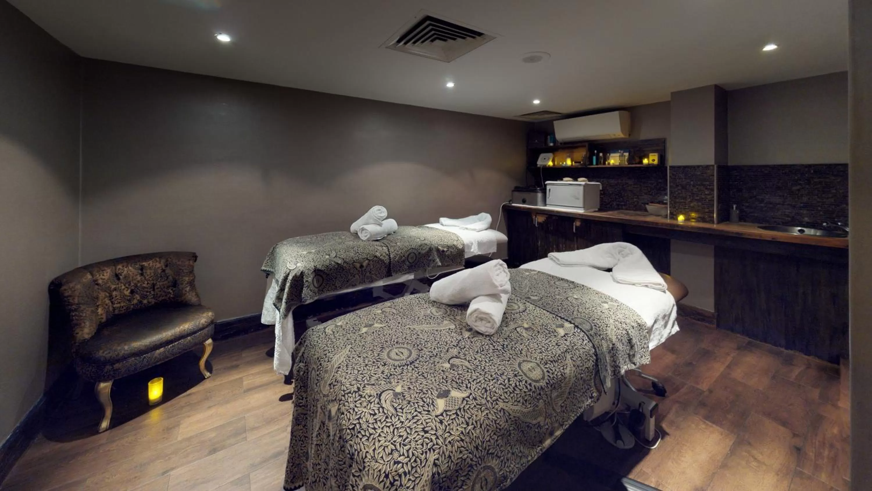 Spa and wellness centre/facilities, Bed in Holiday Inn London Kensington High St. by IHG