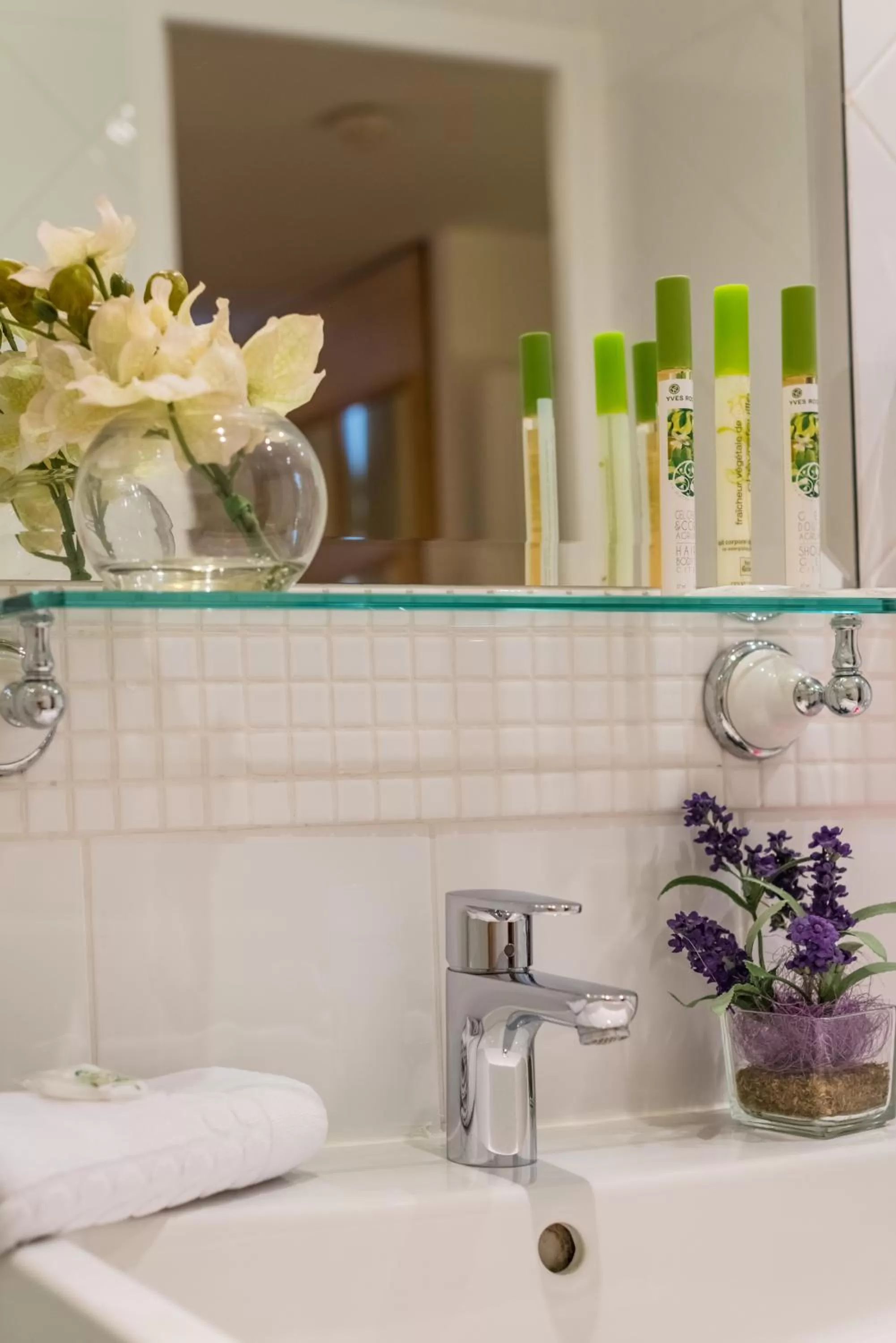 Bathroom in Hotel Lorette - Astotel