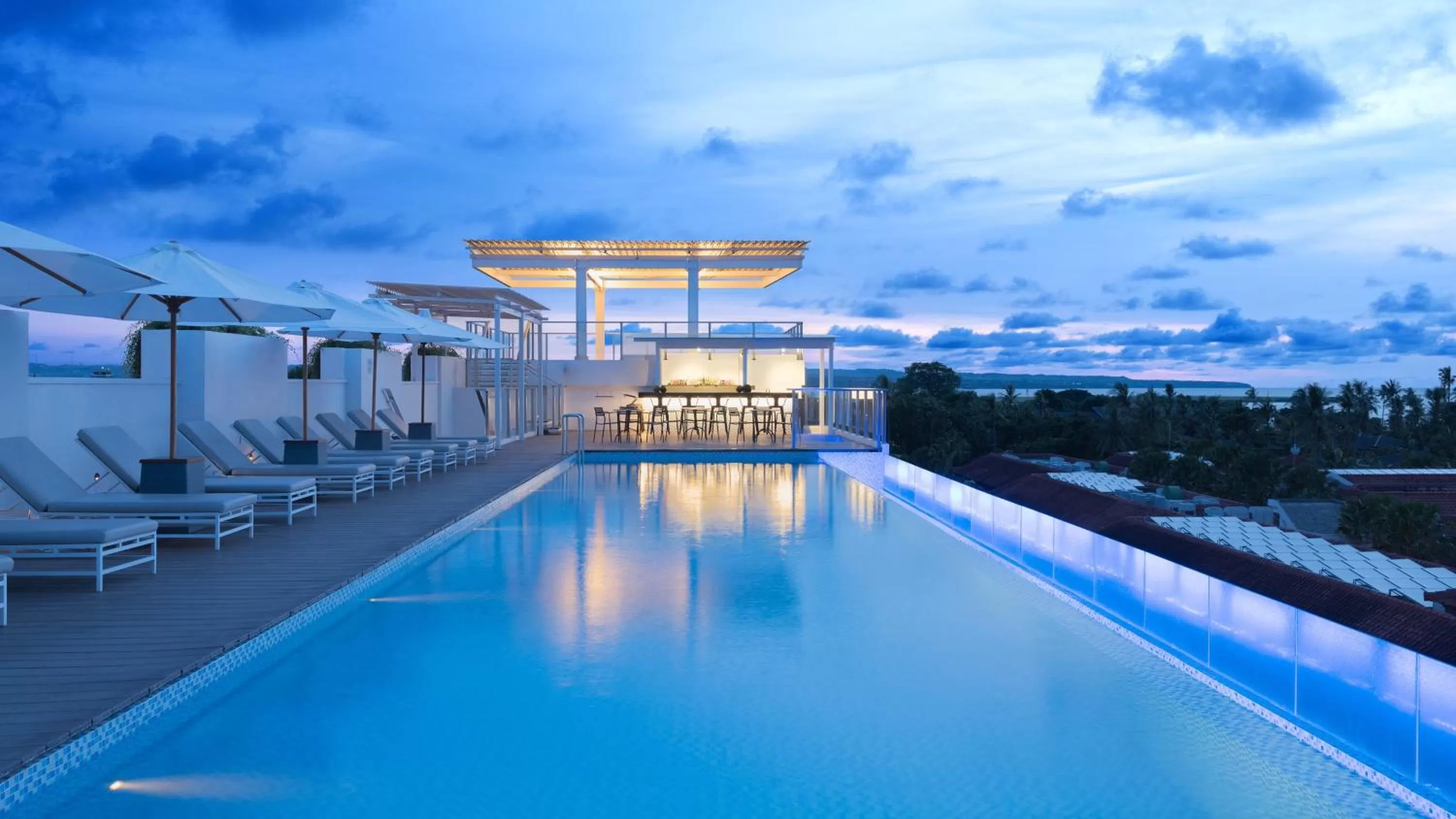 Swimming pool in Holiday Inn Express Baruna by IHG