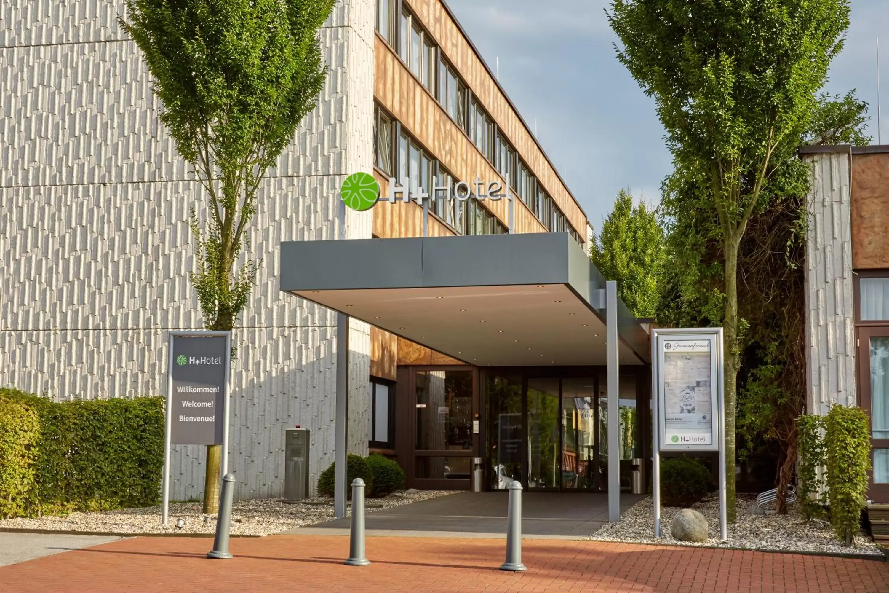 Facade/entrance in H+ Hotel Bochum Facade/entrance in H+ Hotel Bochum