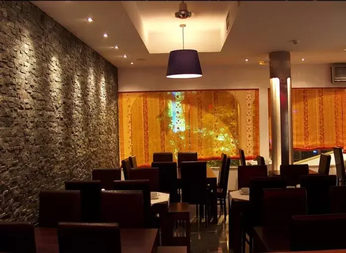 Lounge or bar, Restaurant/Places to Eat in Petrus Hotel