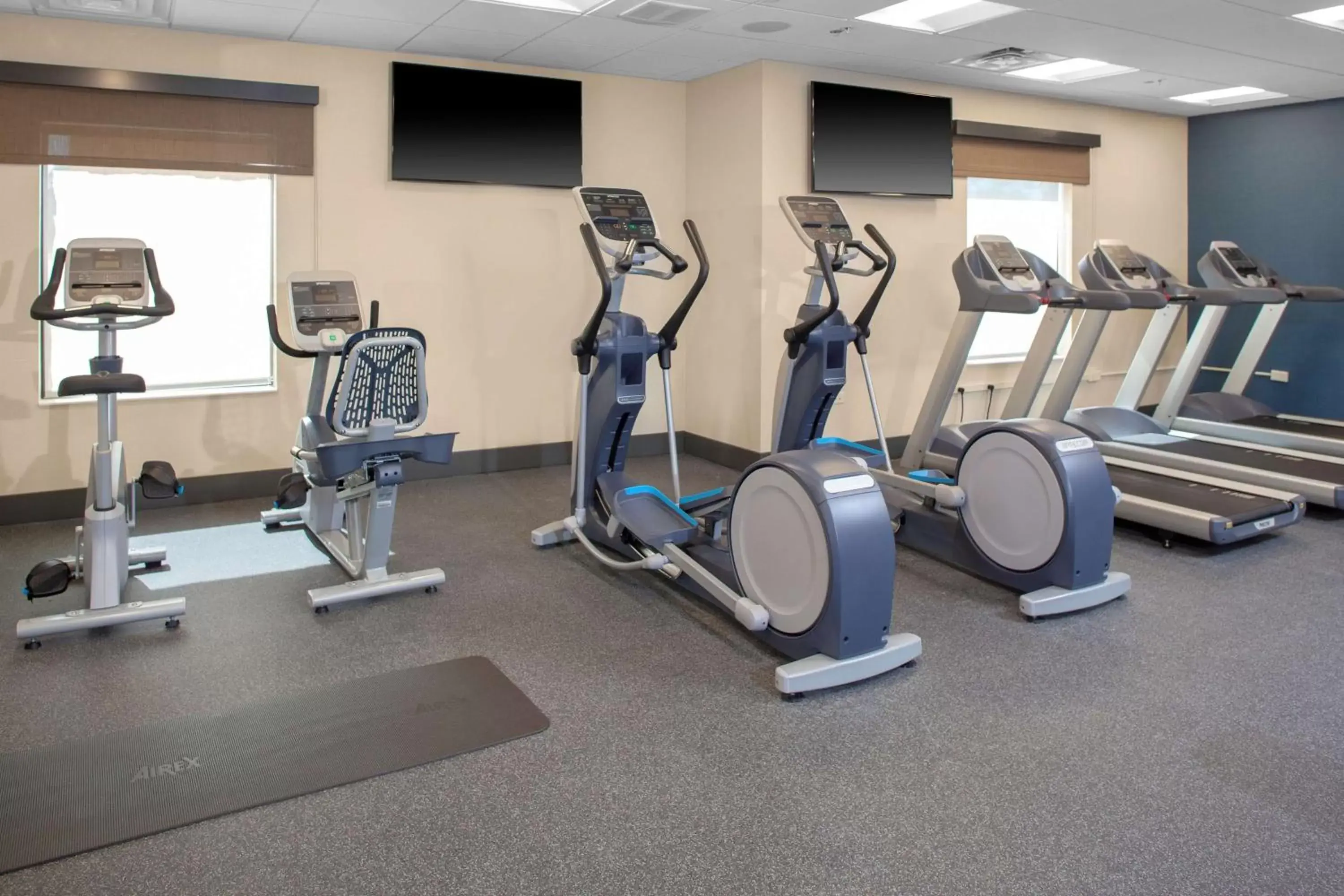 Fitness centre/facilities, Fitness Center/Facilities in Hampton Inn & Suites Chicago-Burr Ridge