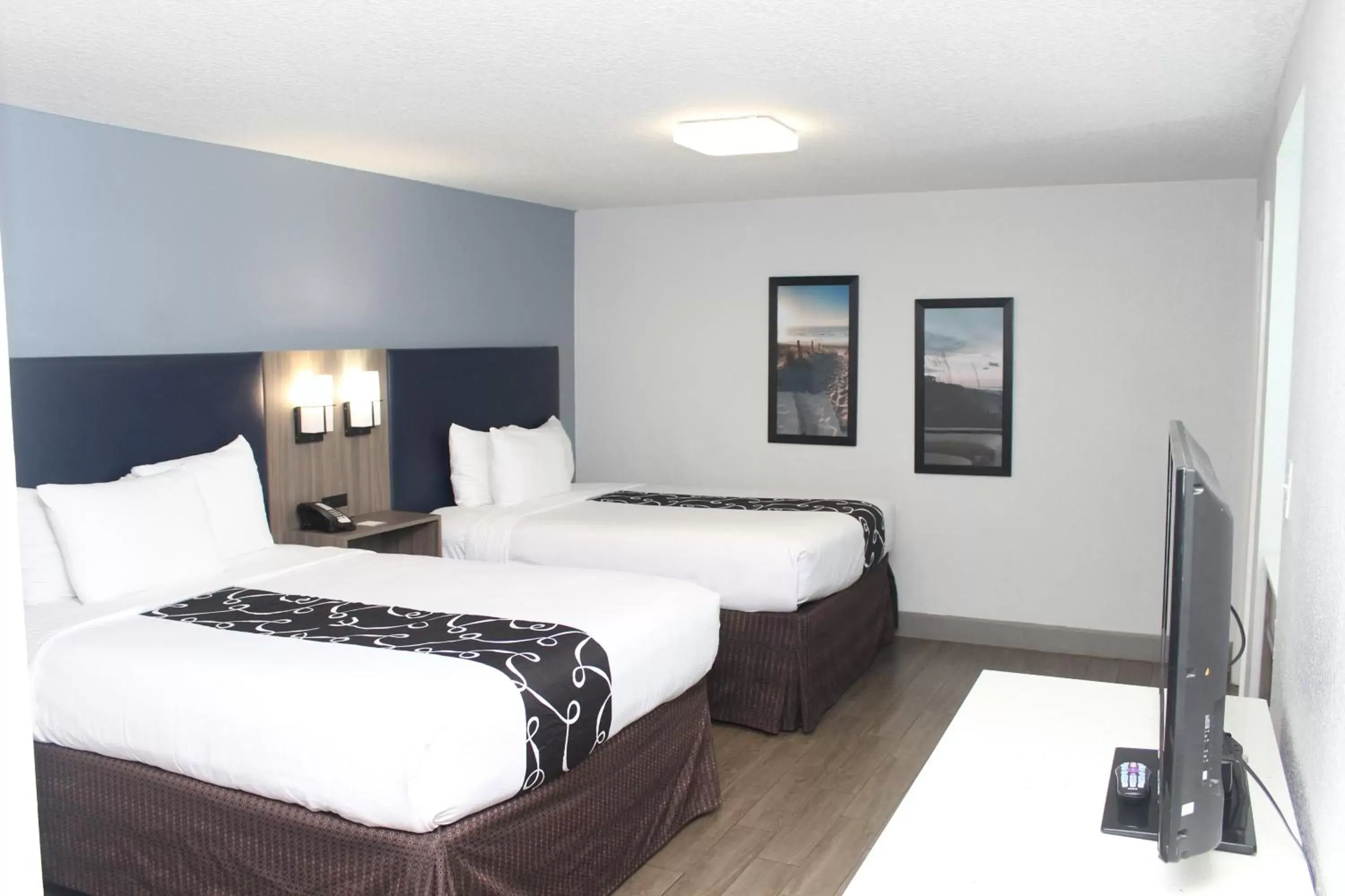 Bedroom, Bed in La Quinta by Wyndham Oceanfront Daytona Beach