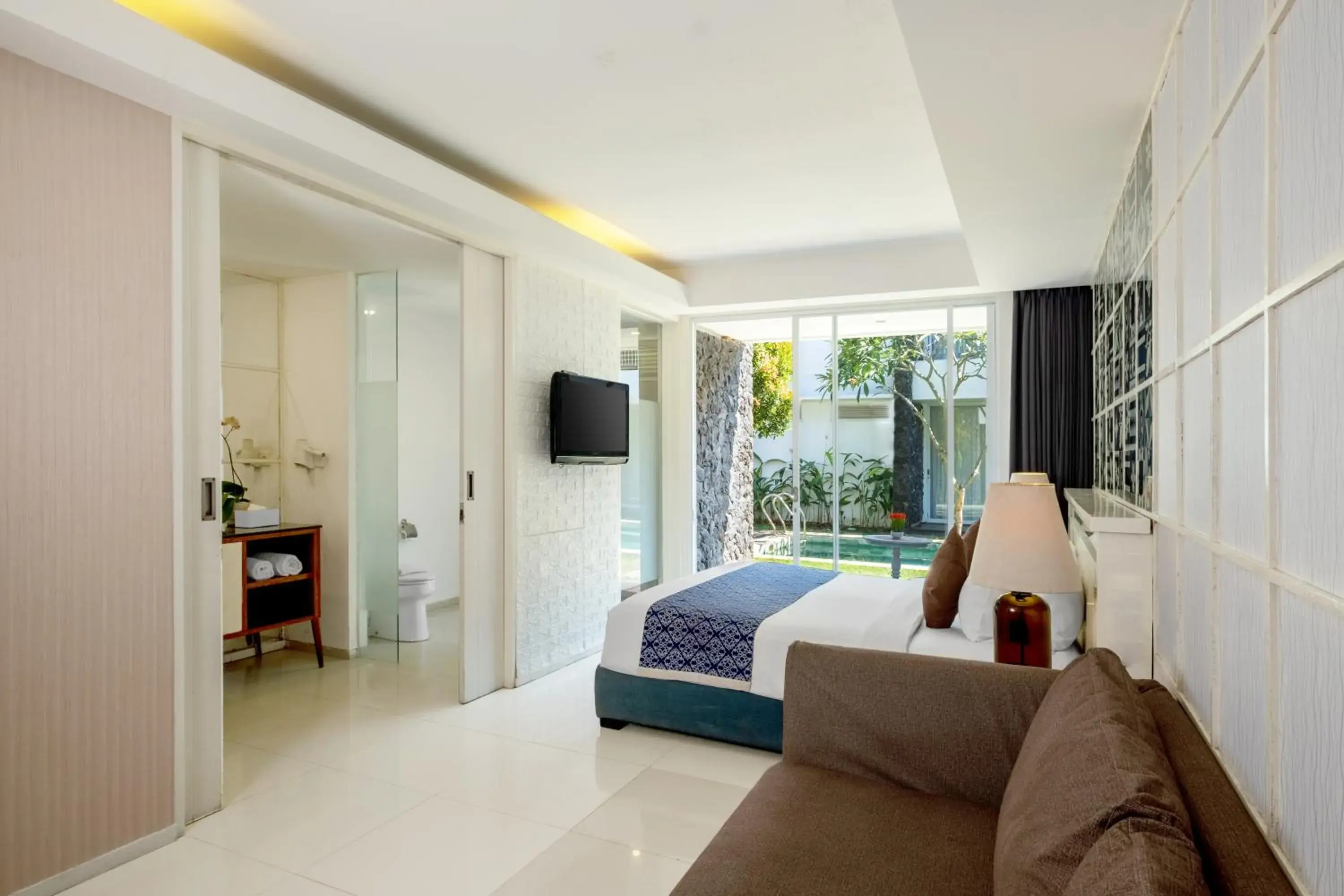 Bed, Seating Area in The Kanjeng Suites & Villas Sanur