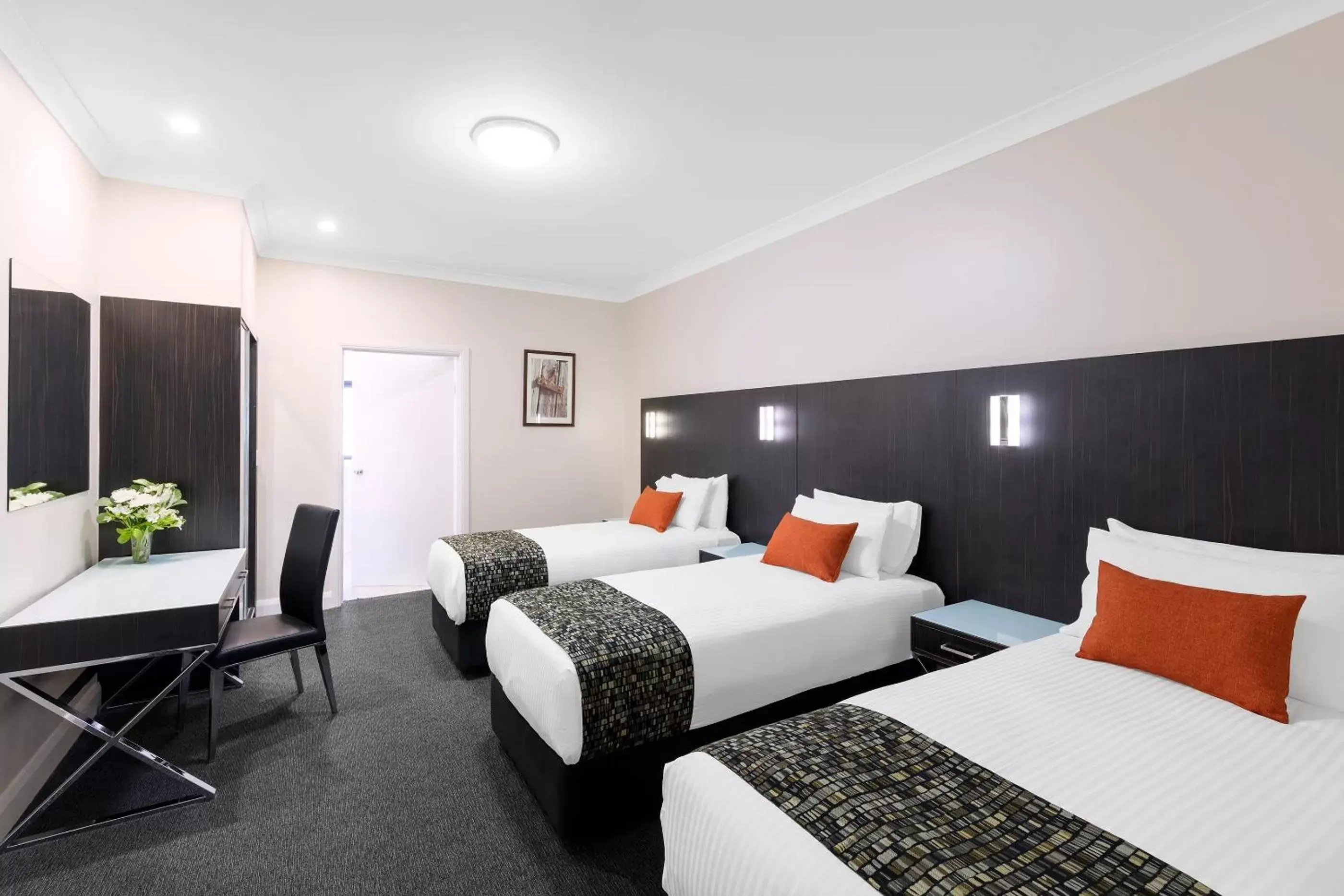 Bedroom, Bed in Mercure Goulburn