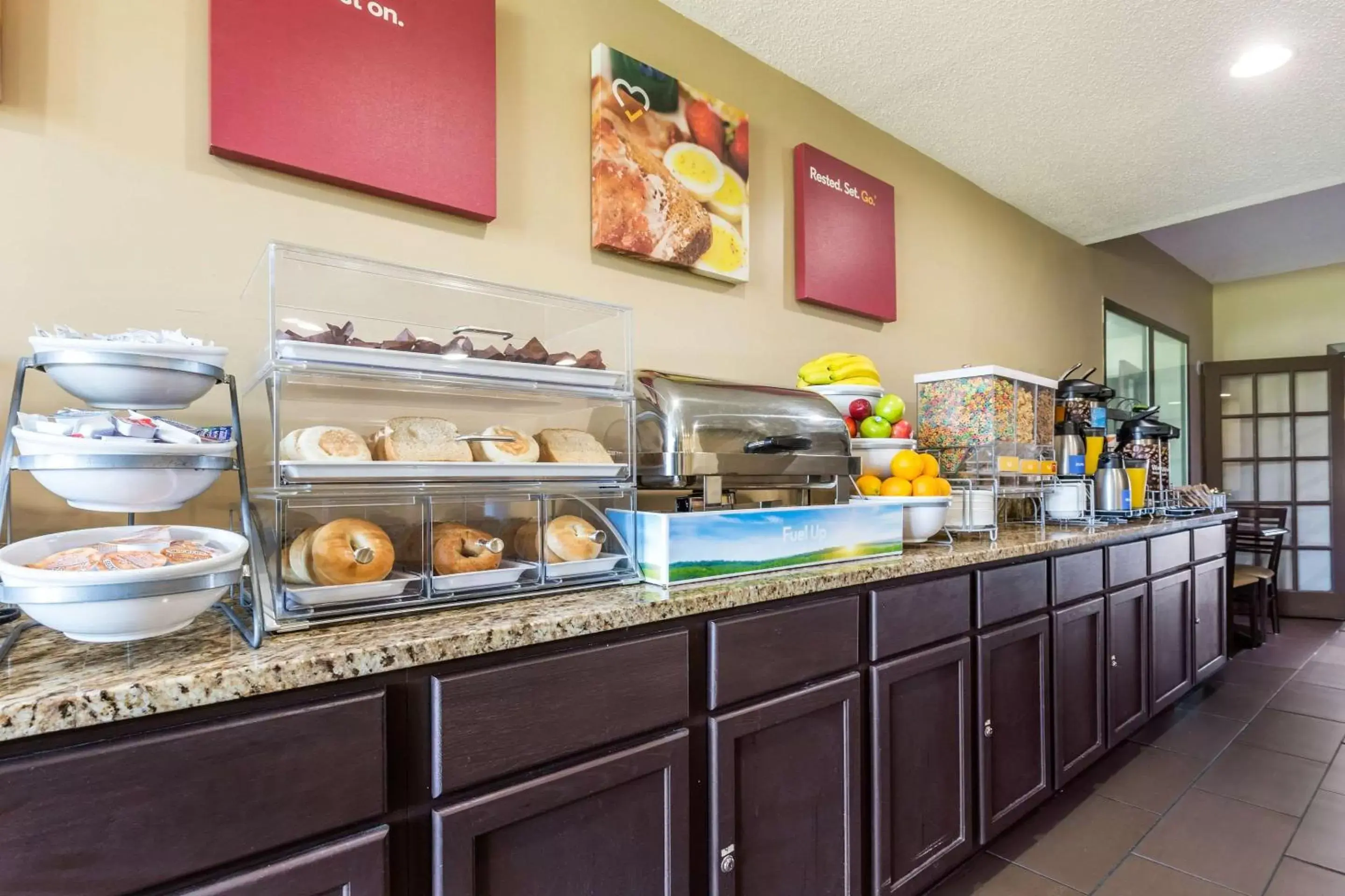 Restaurant/places to eat, Food in Comfort Suites near I-80 and I-94