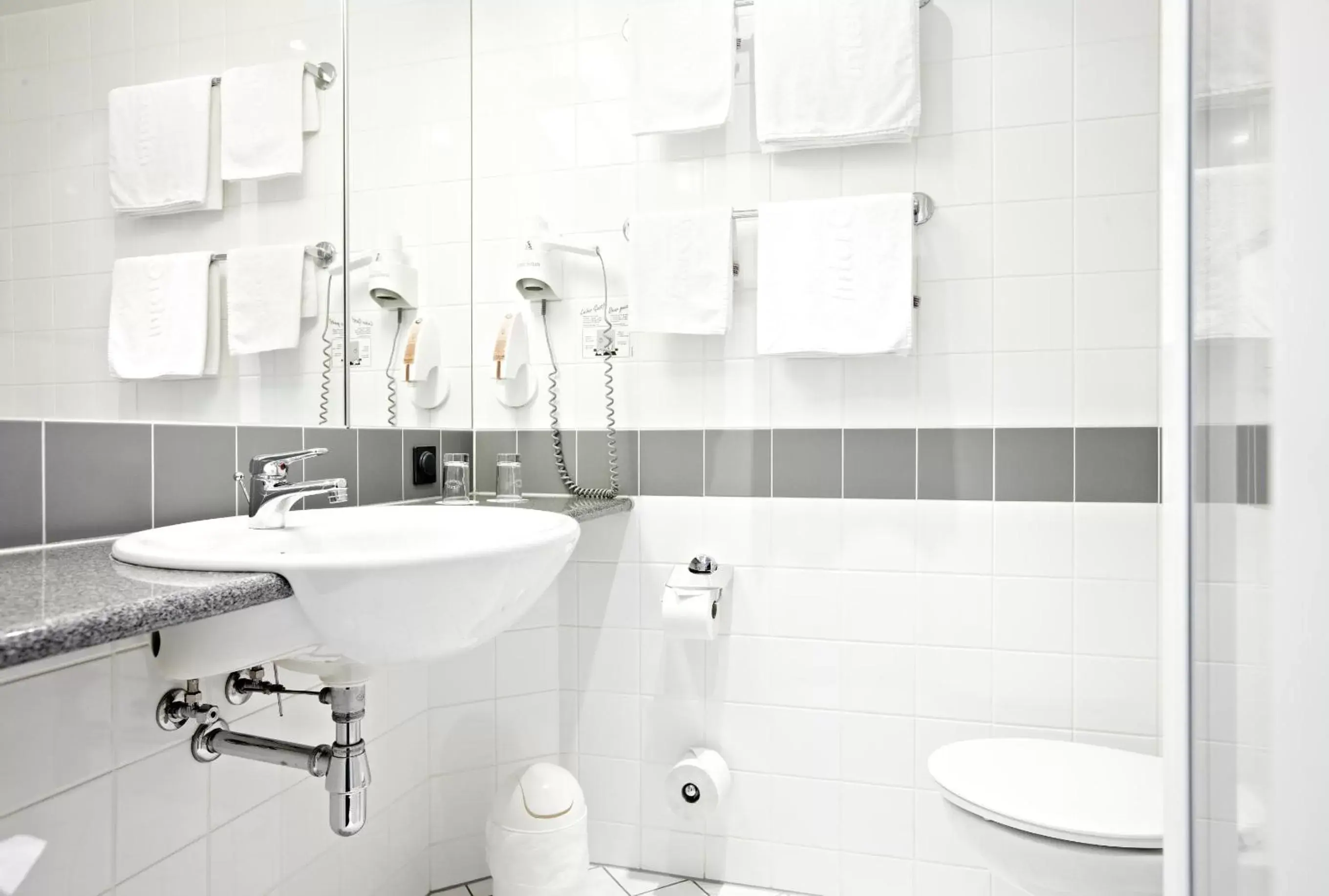 Bathroom in IntercityHotel Stralsund