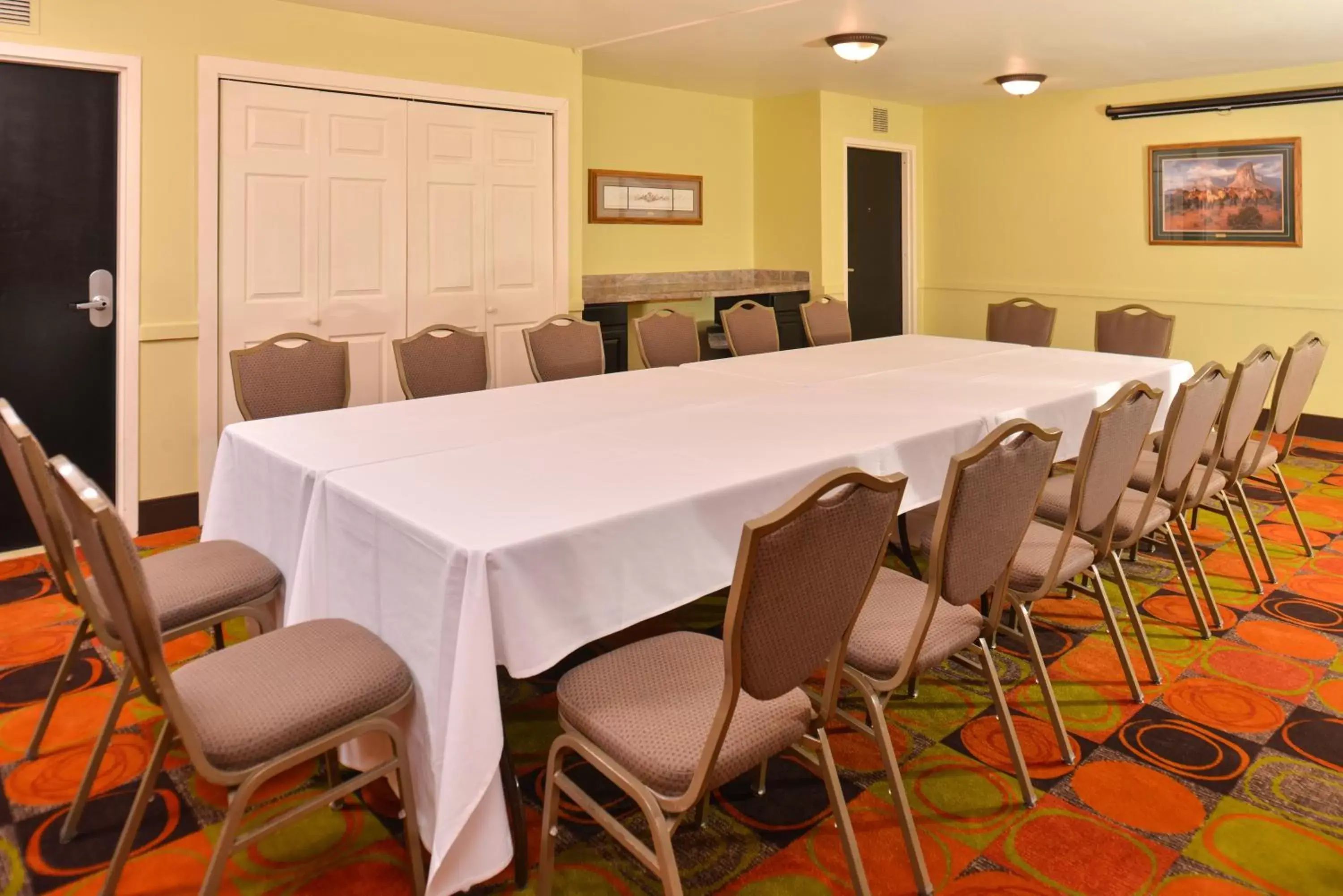 Meeting/conference room in Ramada Plaza by Wyndham Sheridan Hotel & Convention Center